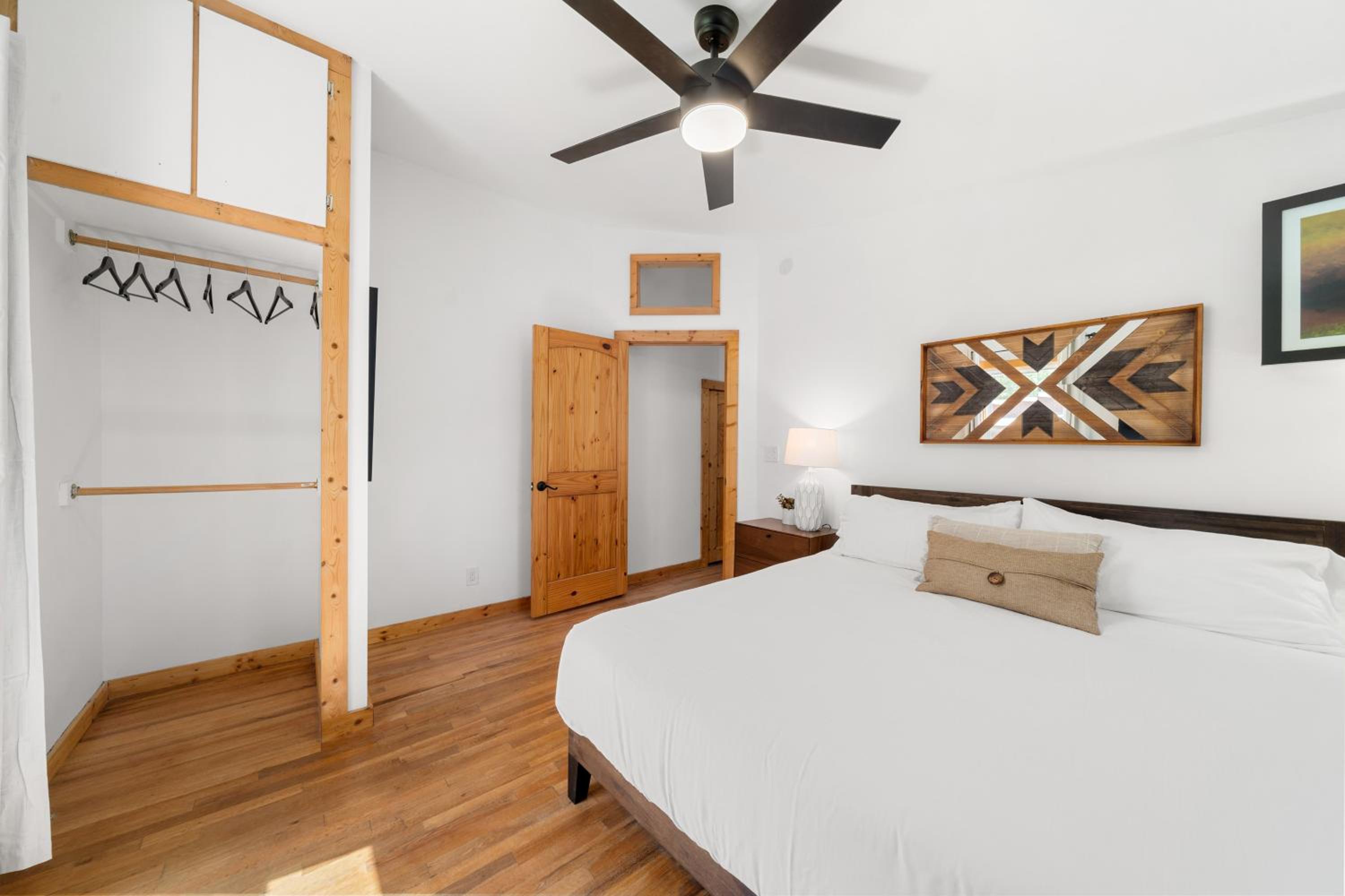 CedarWood Inn