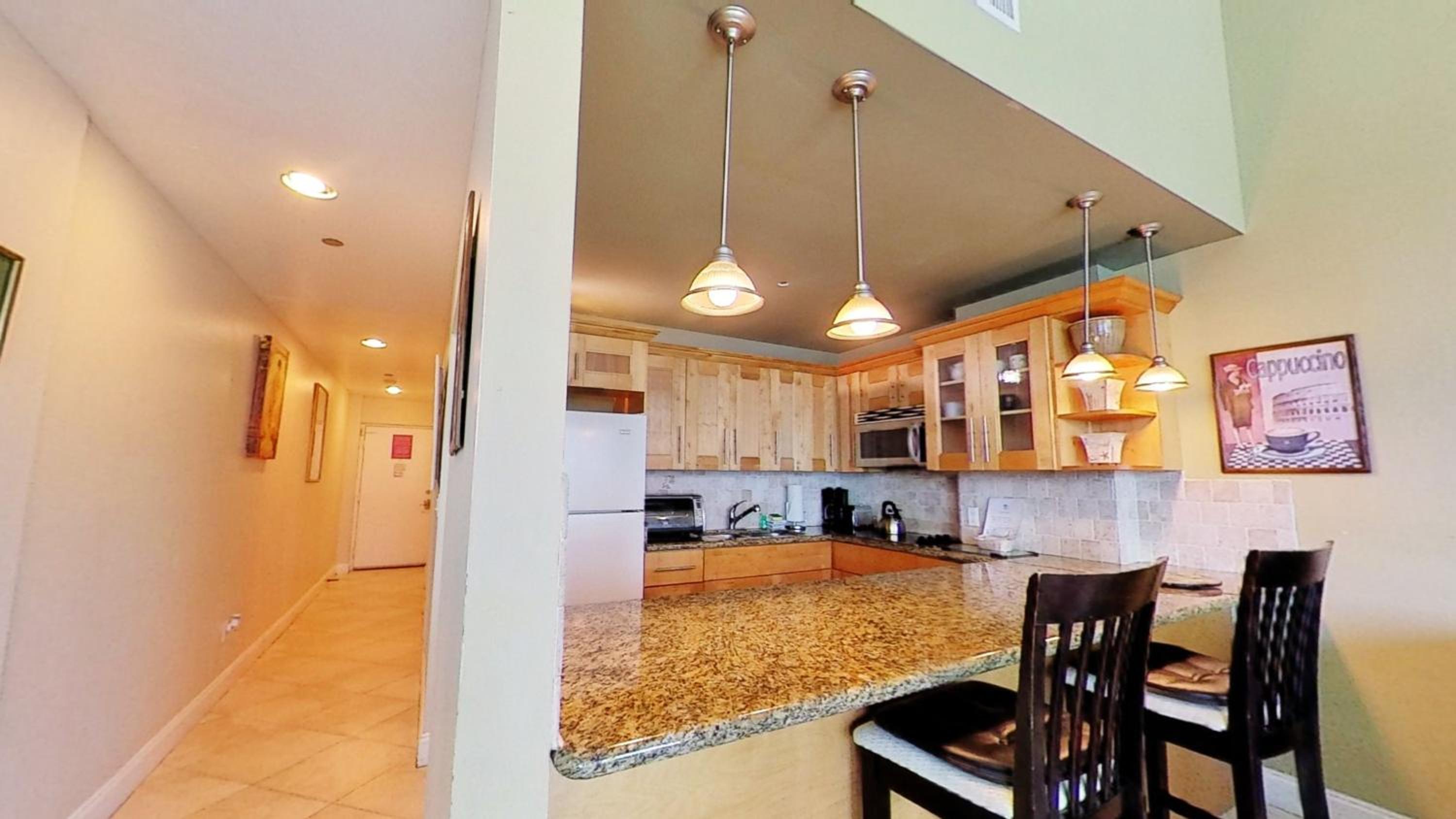 Castle B17 Contemporary Condo with Pool, Beach Access and Free Parking