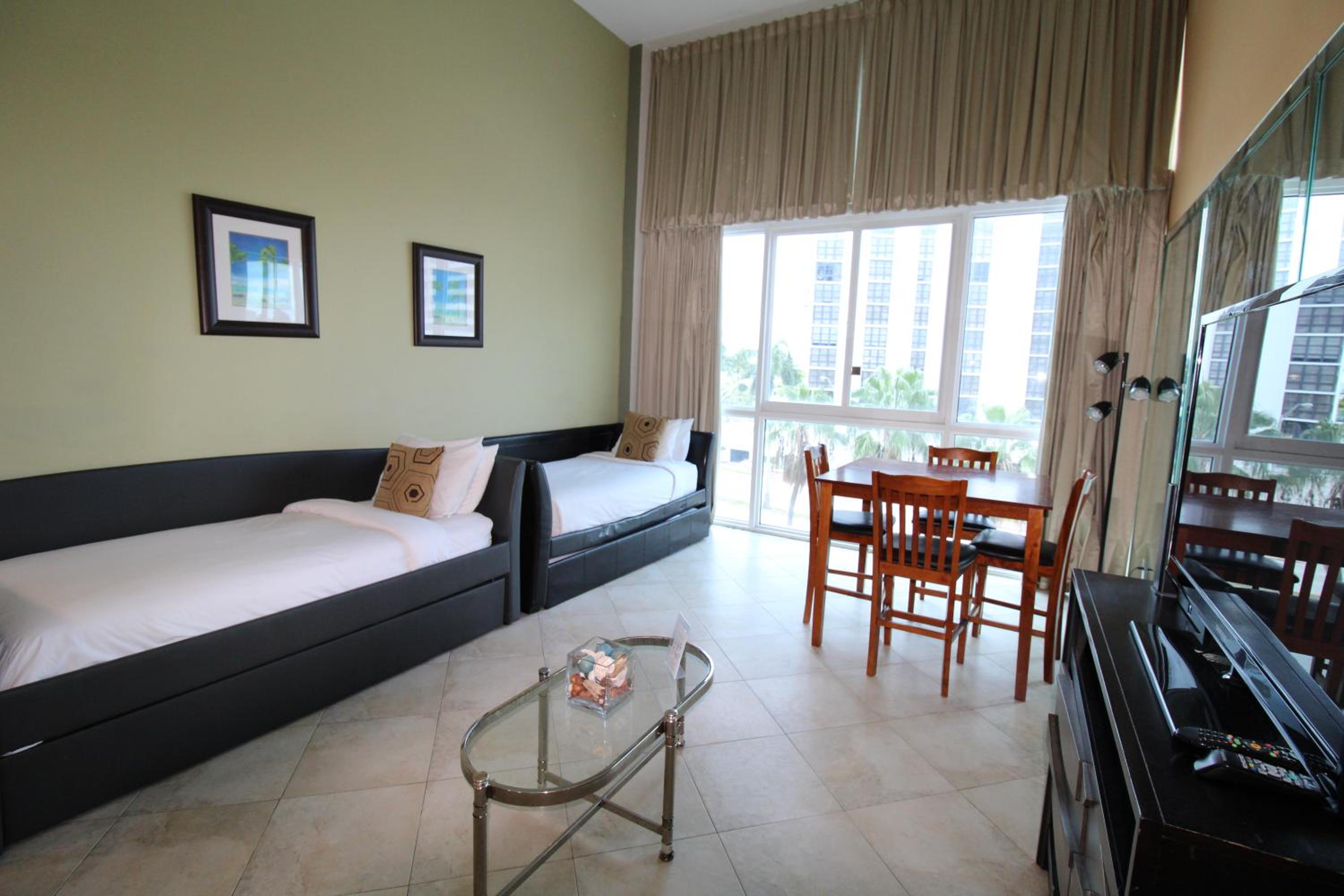 Castle B17 Contemporary Condo with Pool, Beach Access and Free Parking