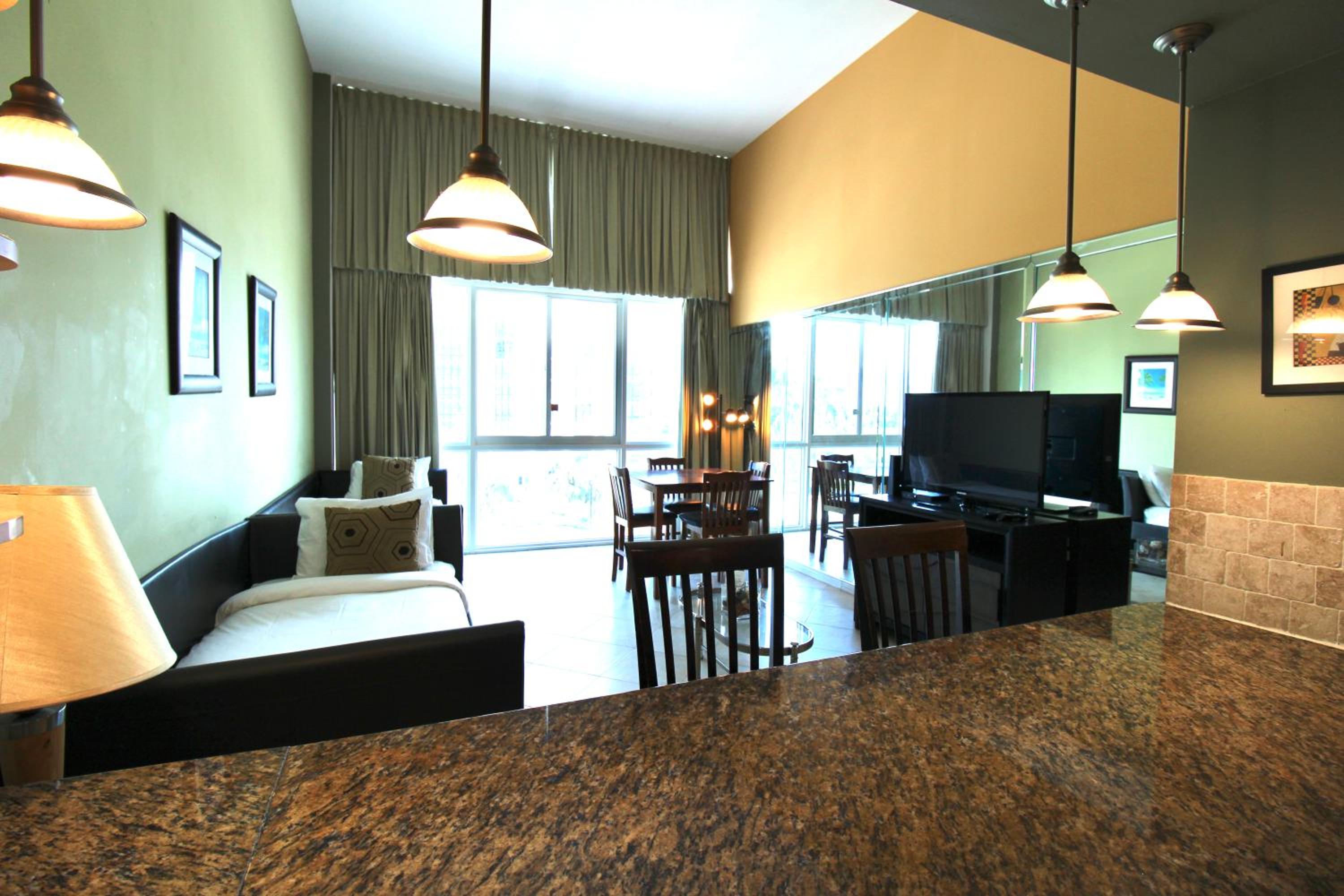 Castle B17 Contemporary Condo with Pool, Beach Access and Free Parking