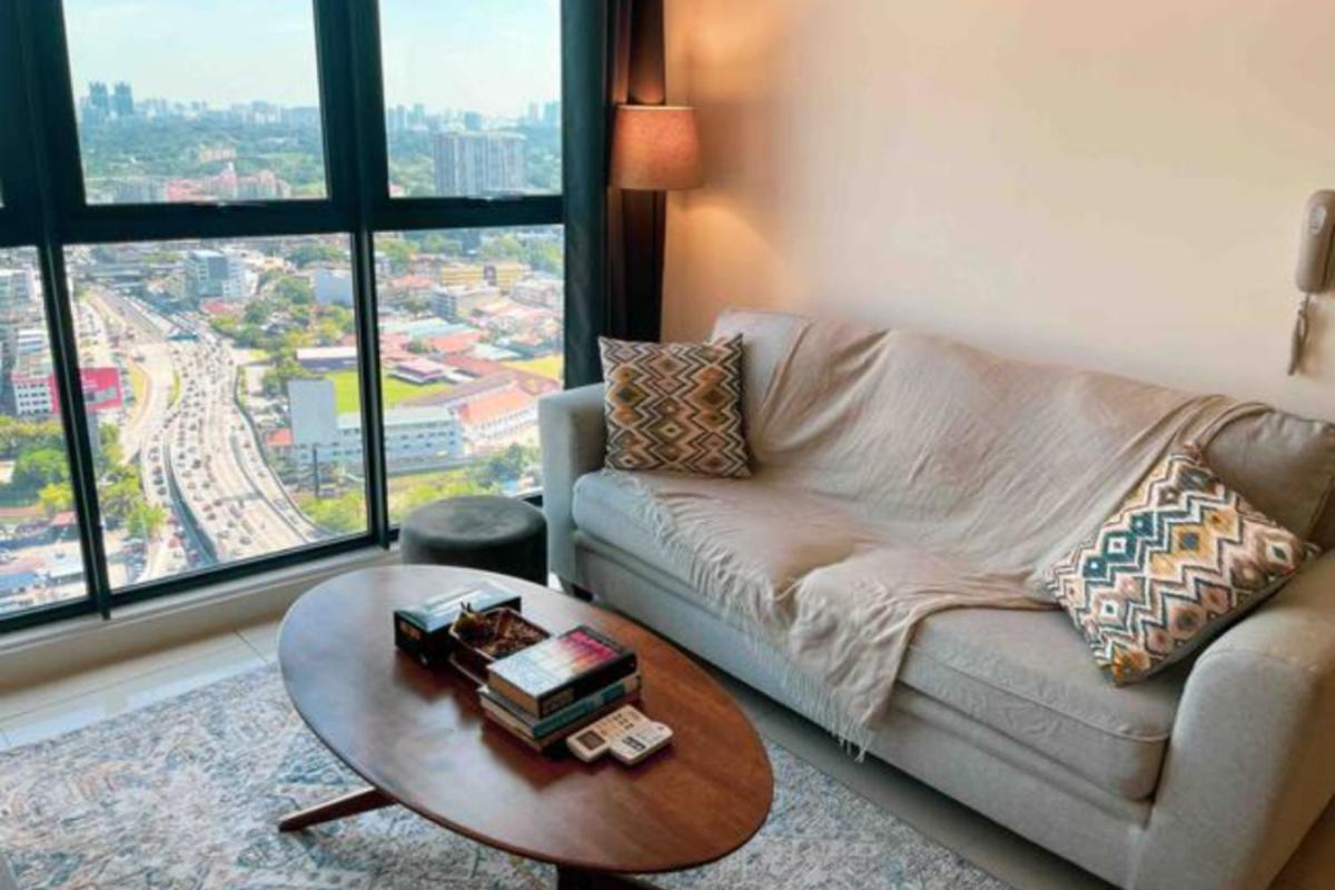 Continew Residence Cozy Suite by GUESTONIC