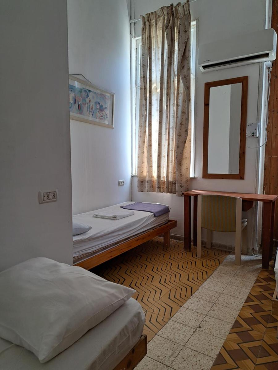 Momo's Hostel