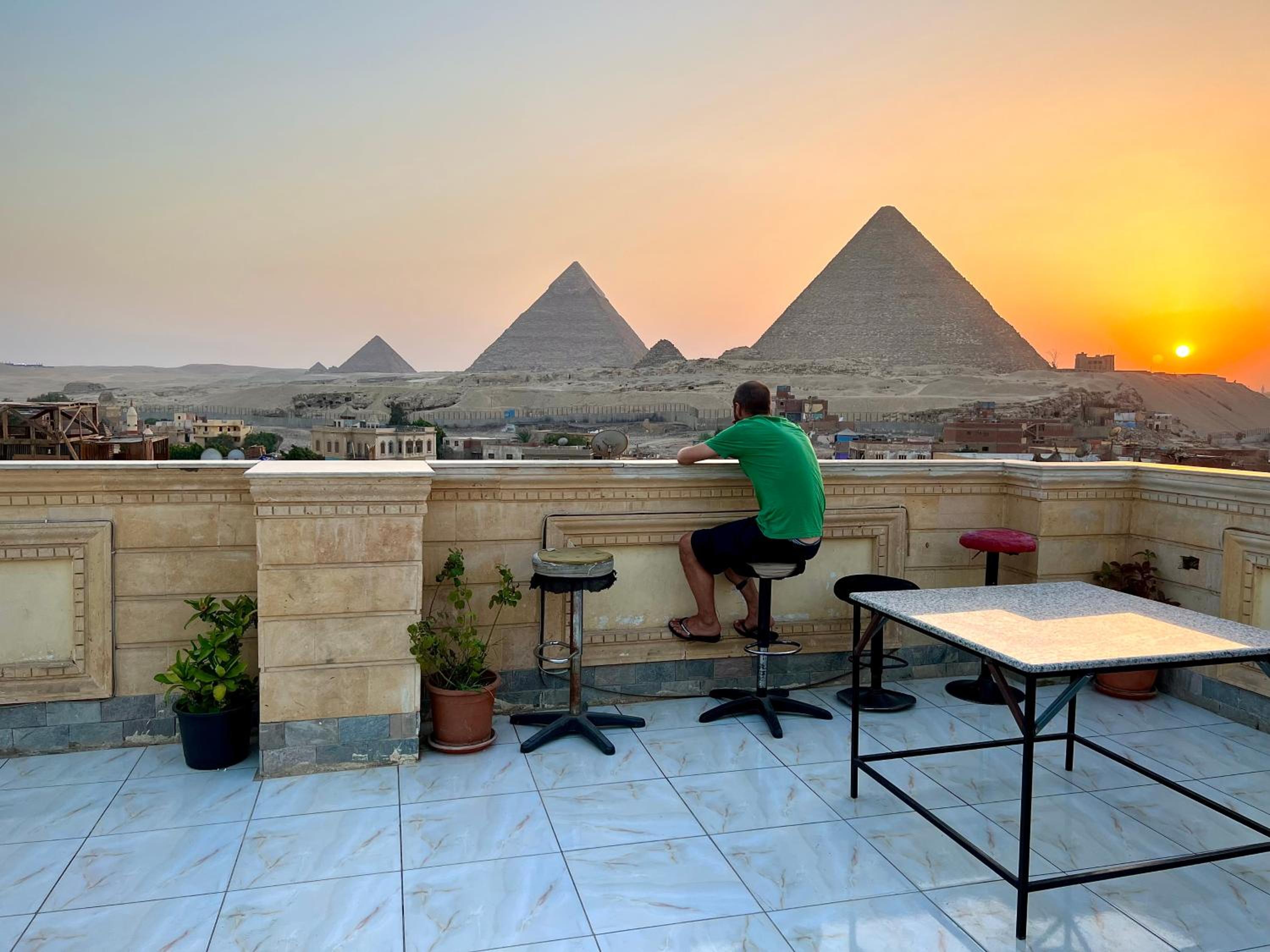 Moses Pyramids Inn