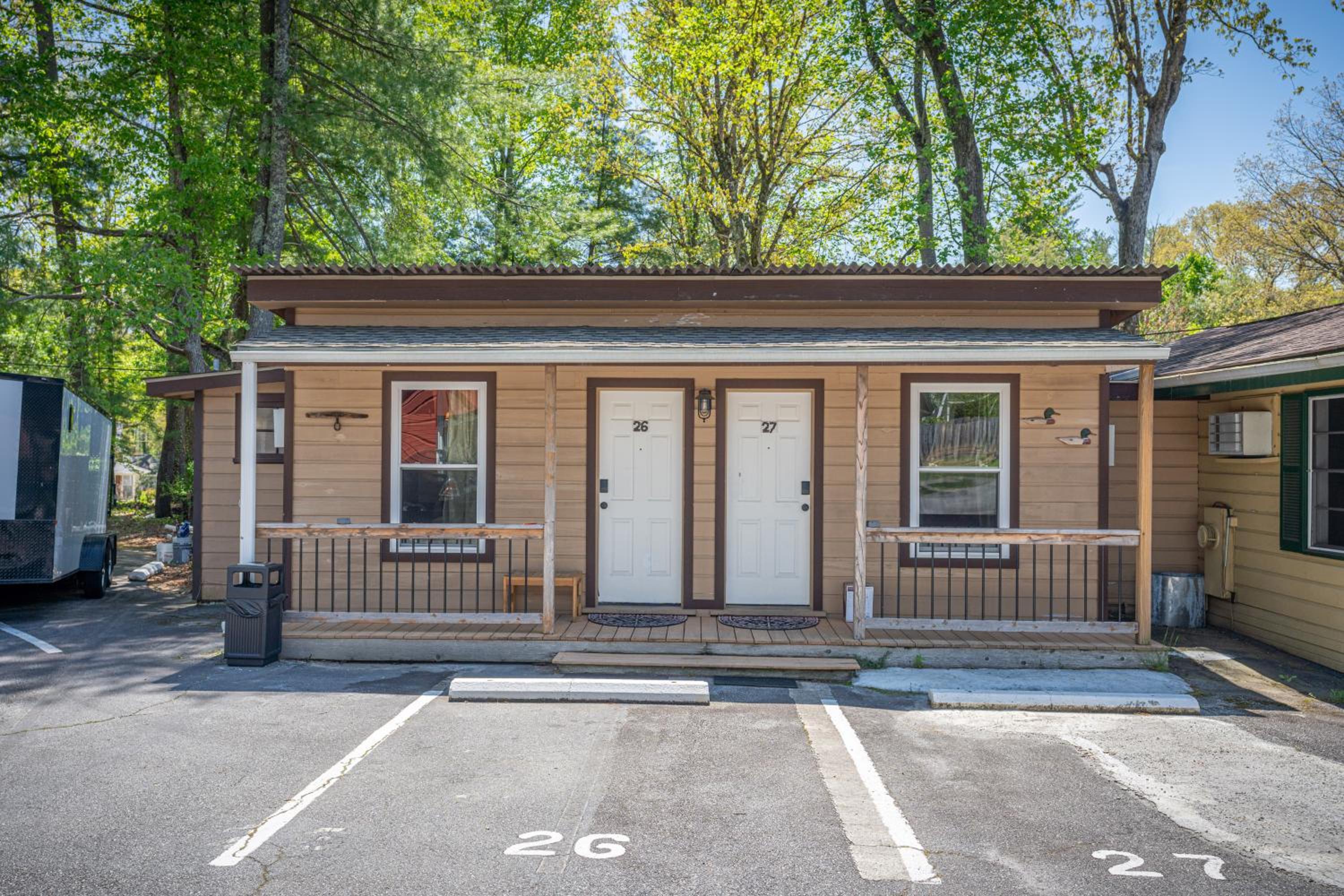 CedarWood Inn