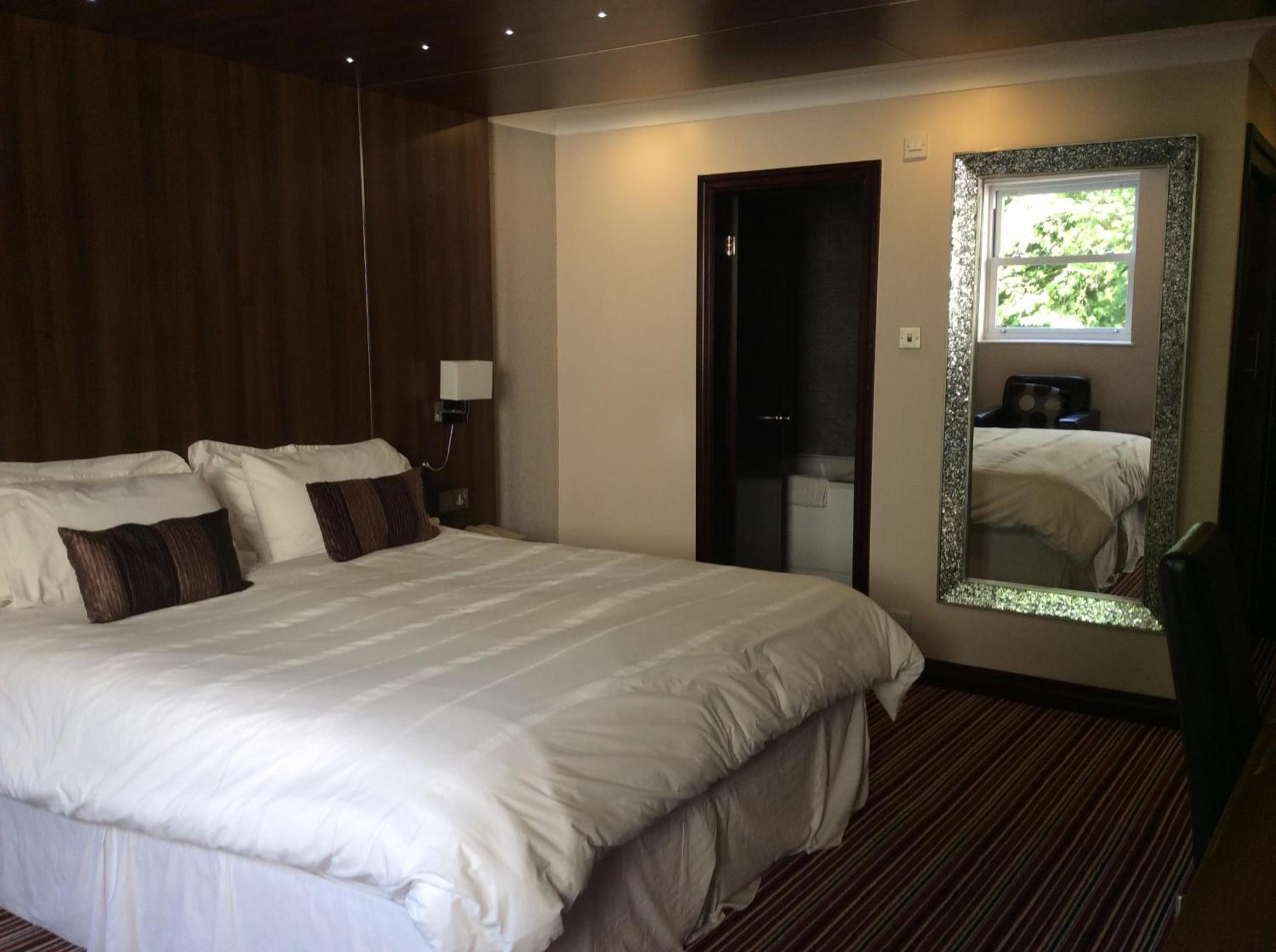 Briars Hall Hotel view 3