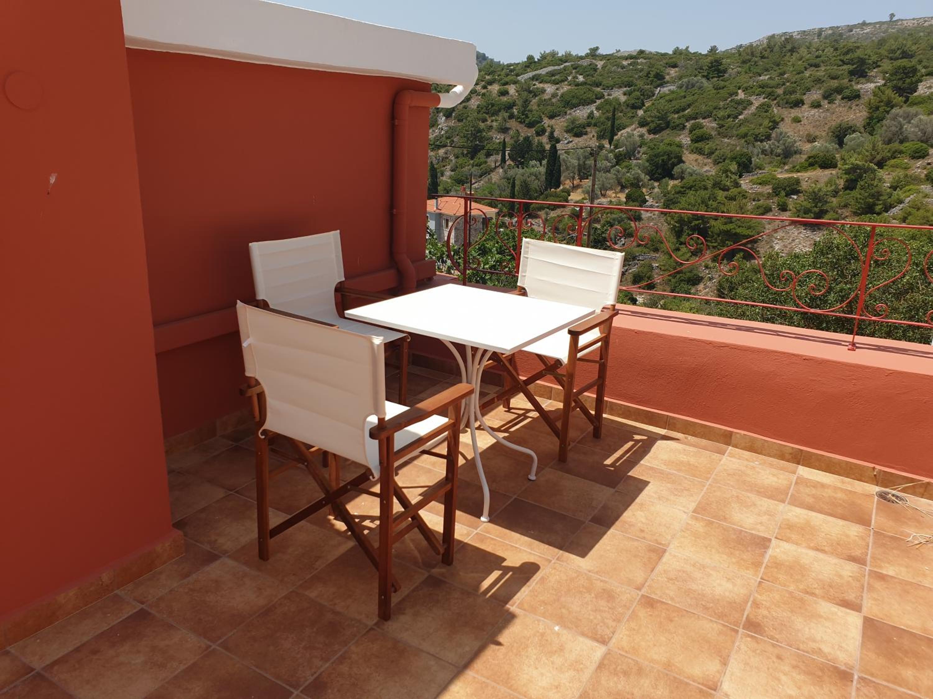 PhiloXenia Traditional Apartments