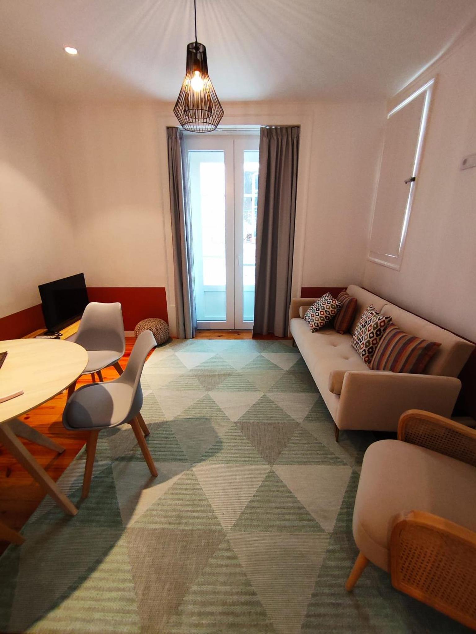 Lisbon Colours Bairro Alto Apartments