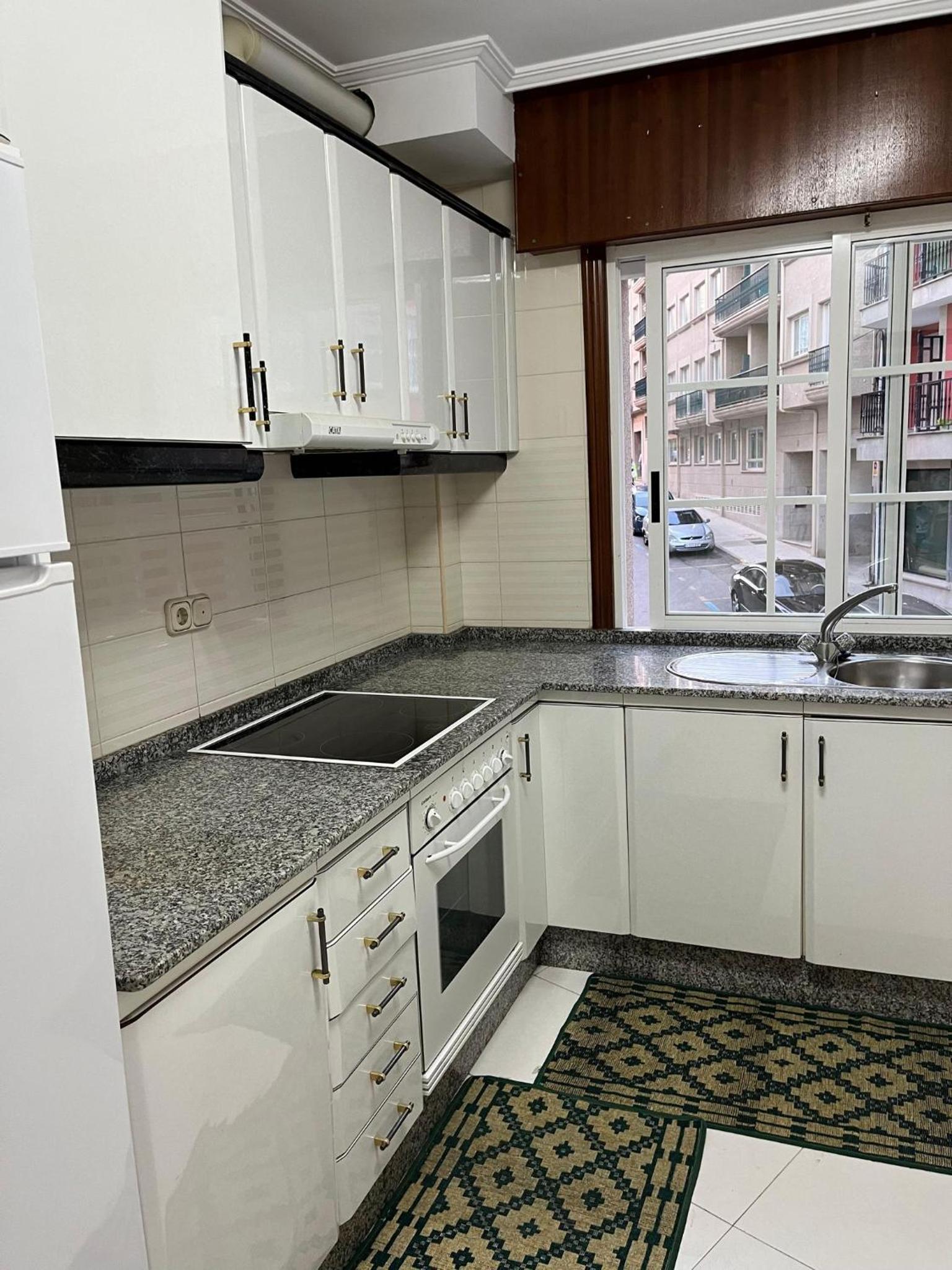 Apartamentos Deza- Playa Silgar