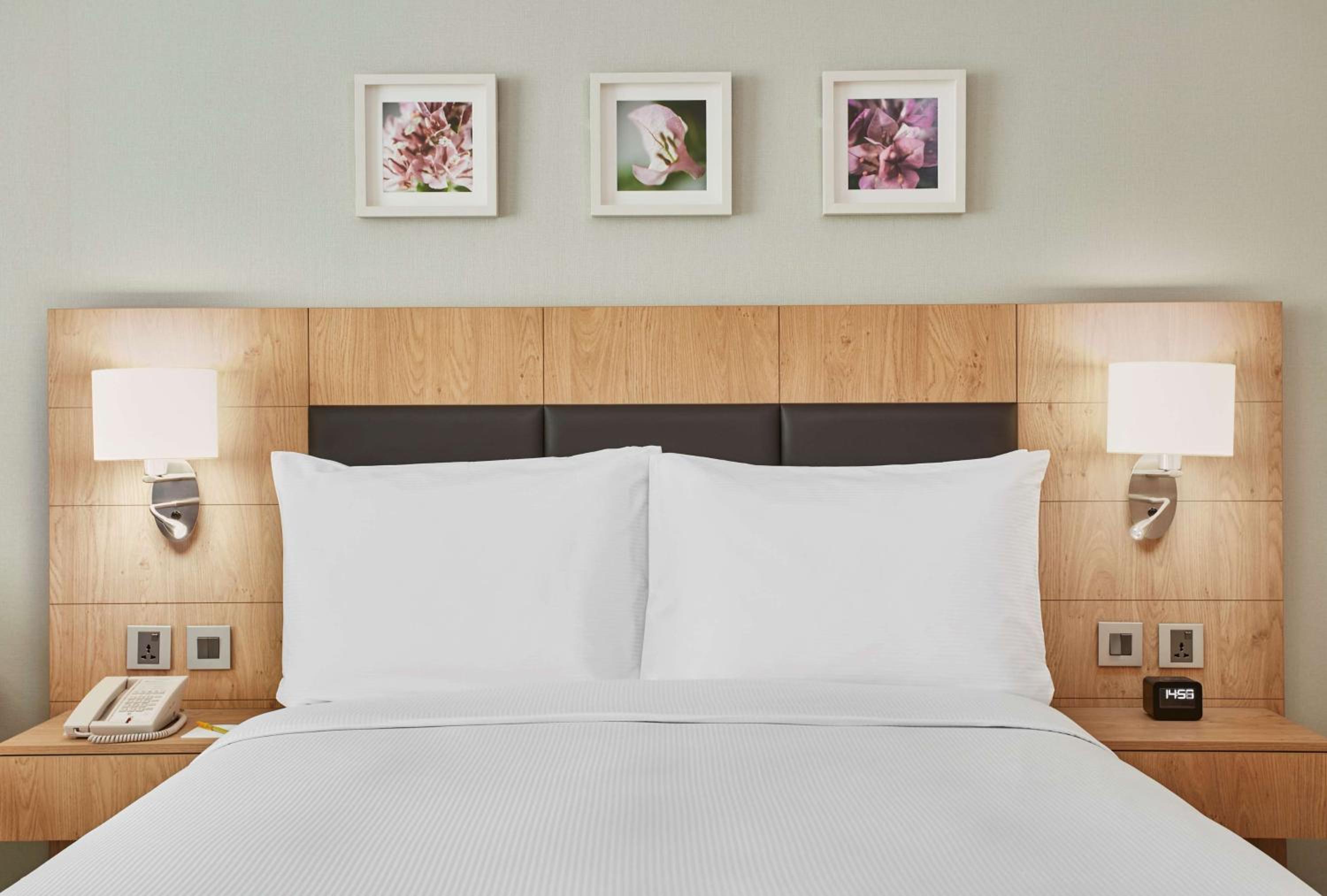 Hilton Garden Inn Dubai, Mall Avenue 5