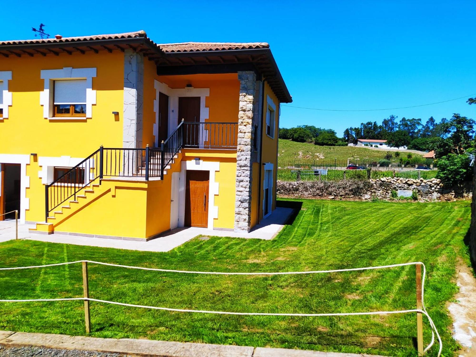 APARTAMENTOS EL ROJU
