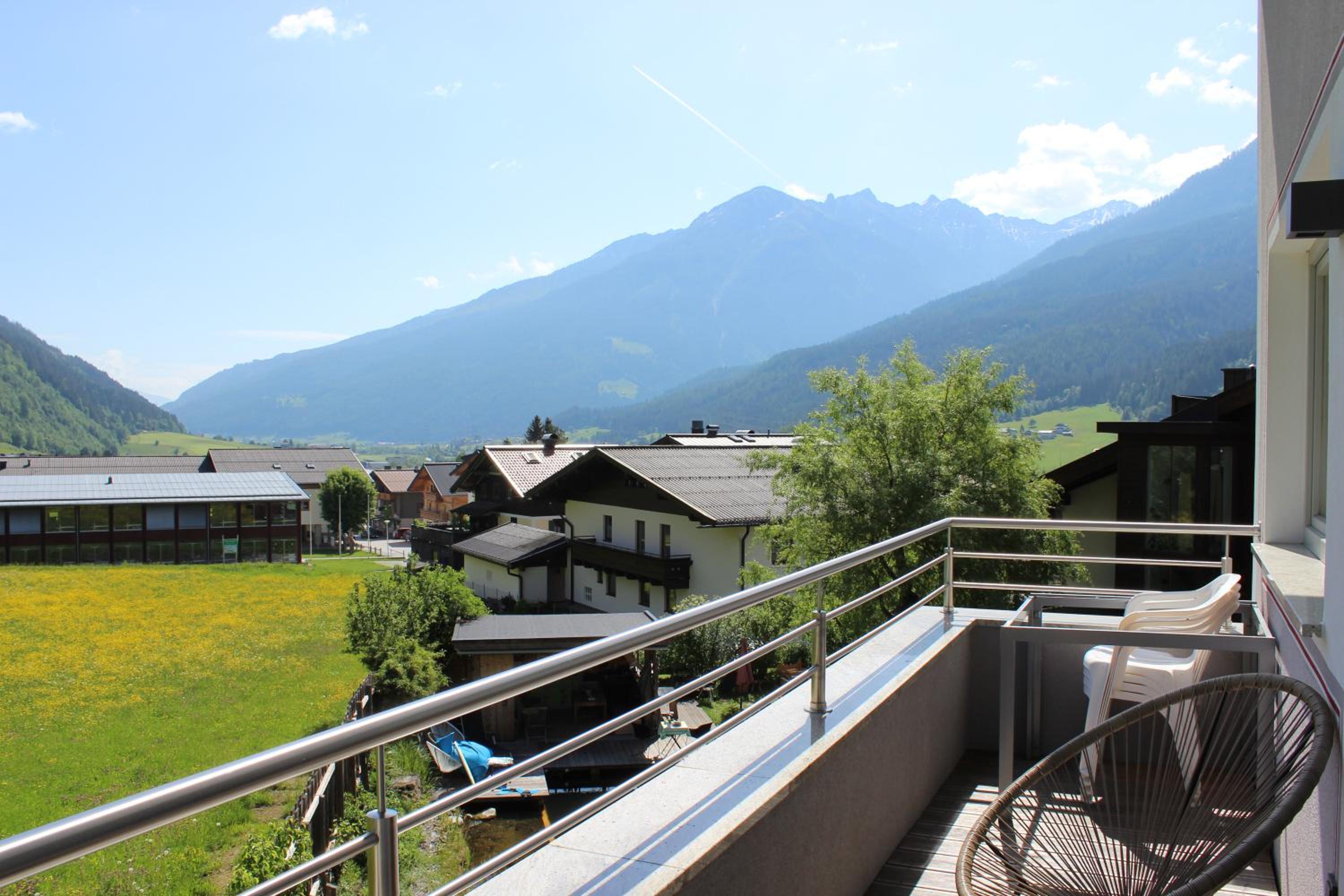 Ferienhaus Bergauf with Hot Tub