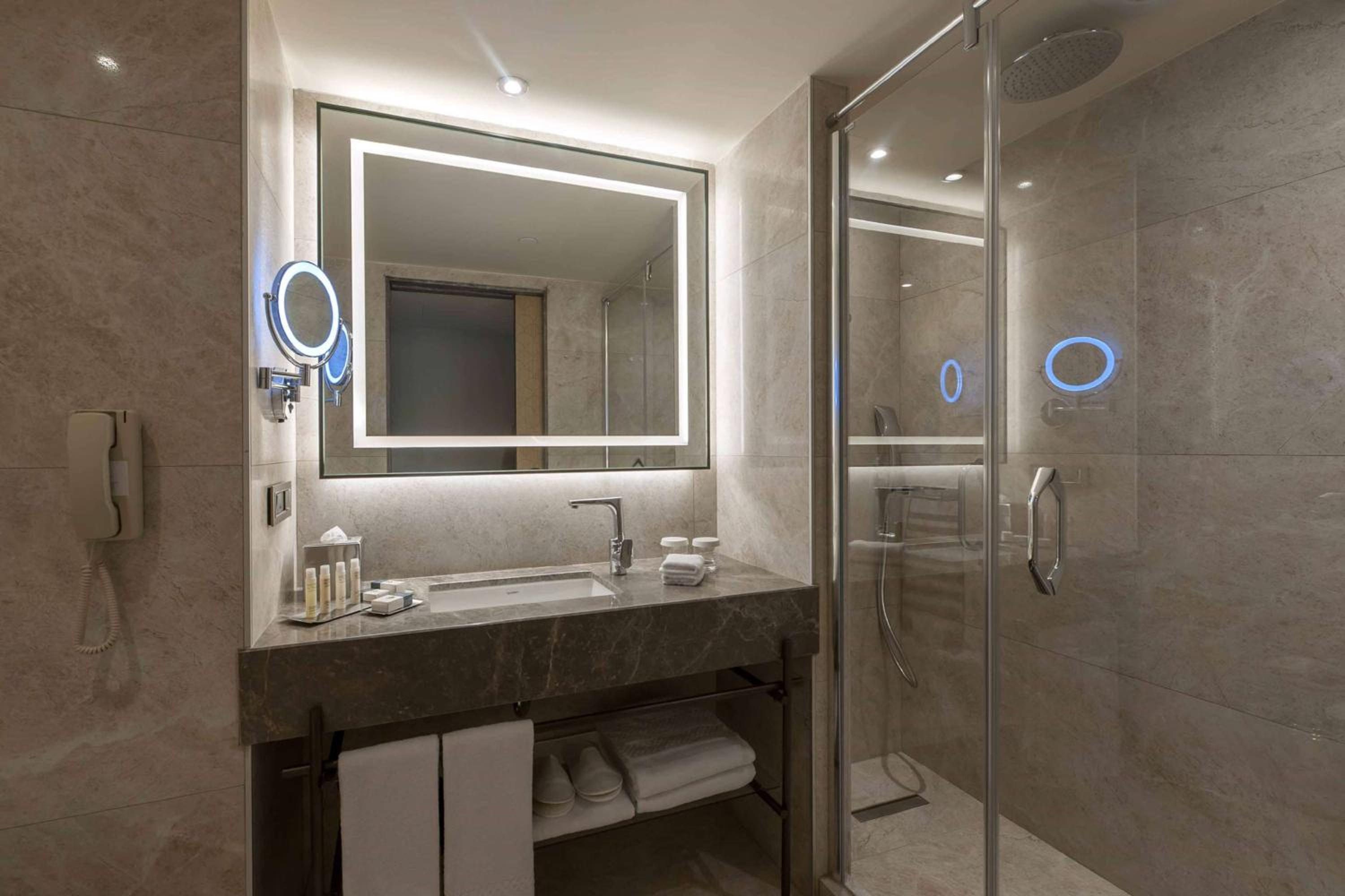 DoubleTree by Hilton Istanbul - Sirkeci - Image 37