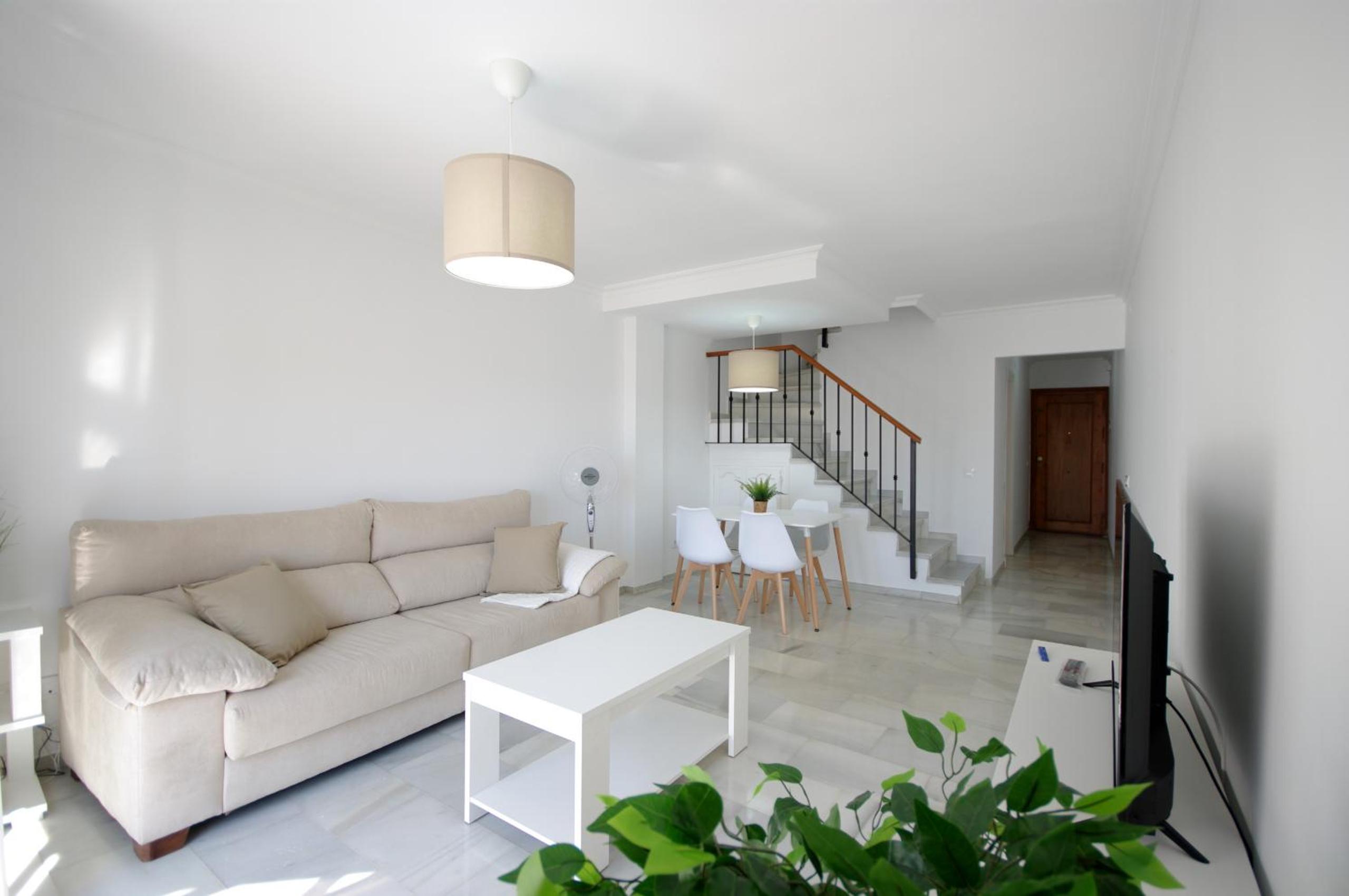 135 Livingtarifa Luna photo 3