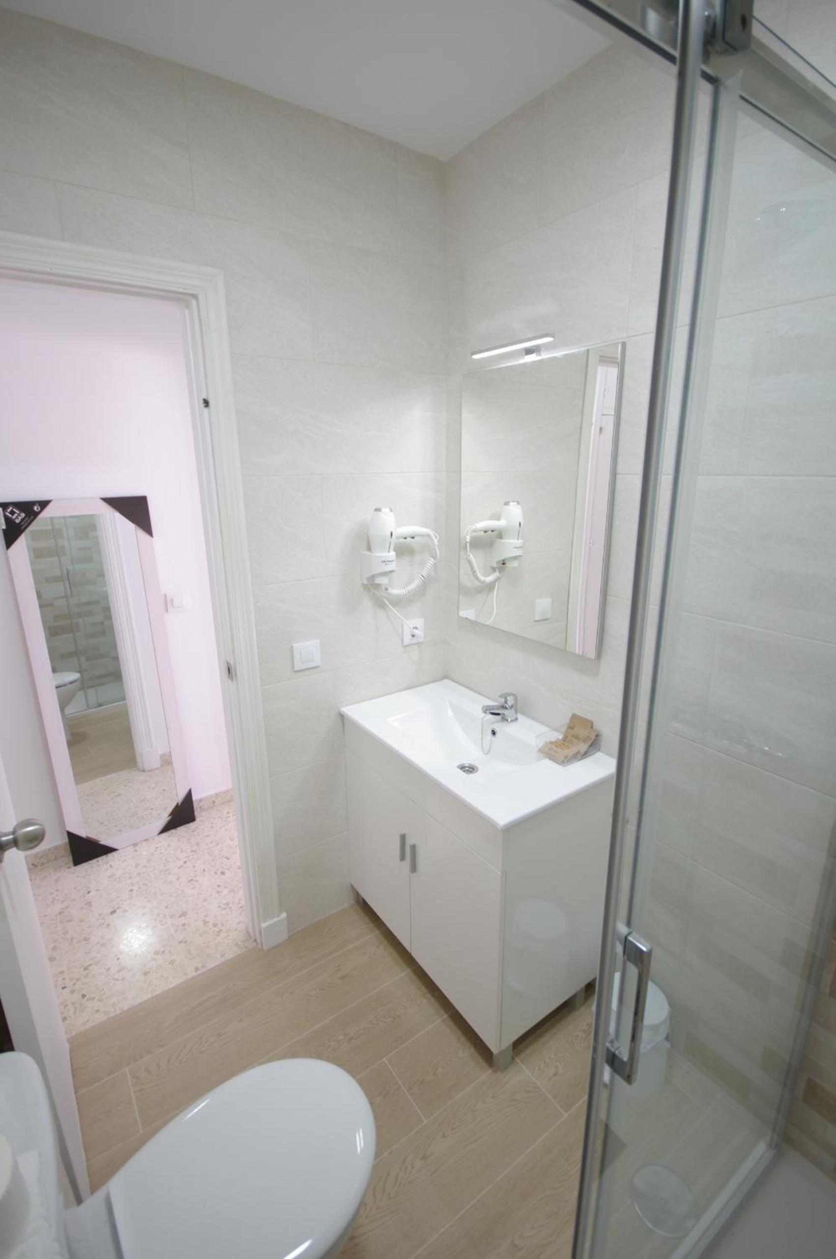 135 Livingtarifa Luna photo 4