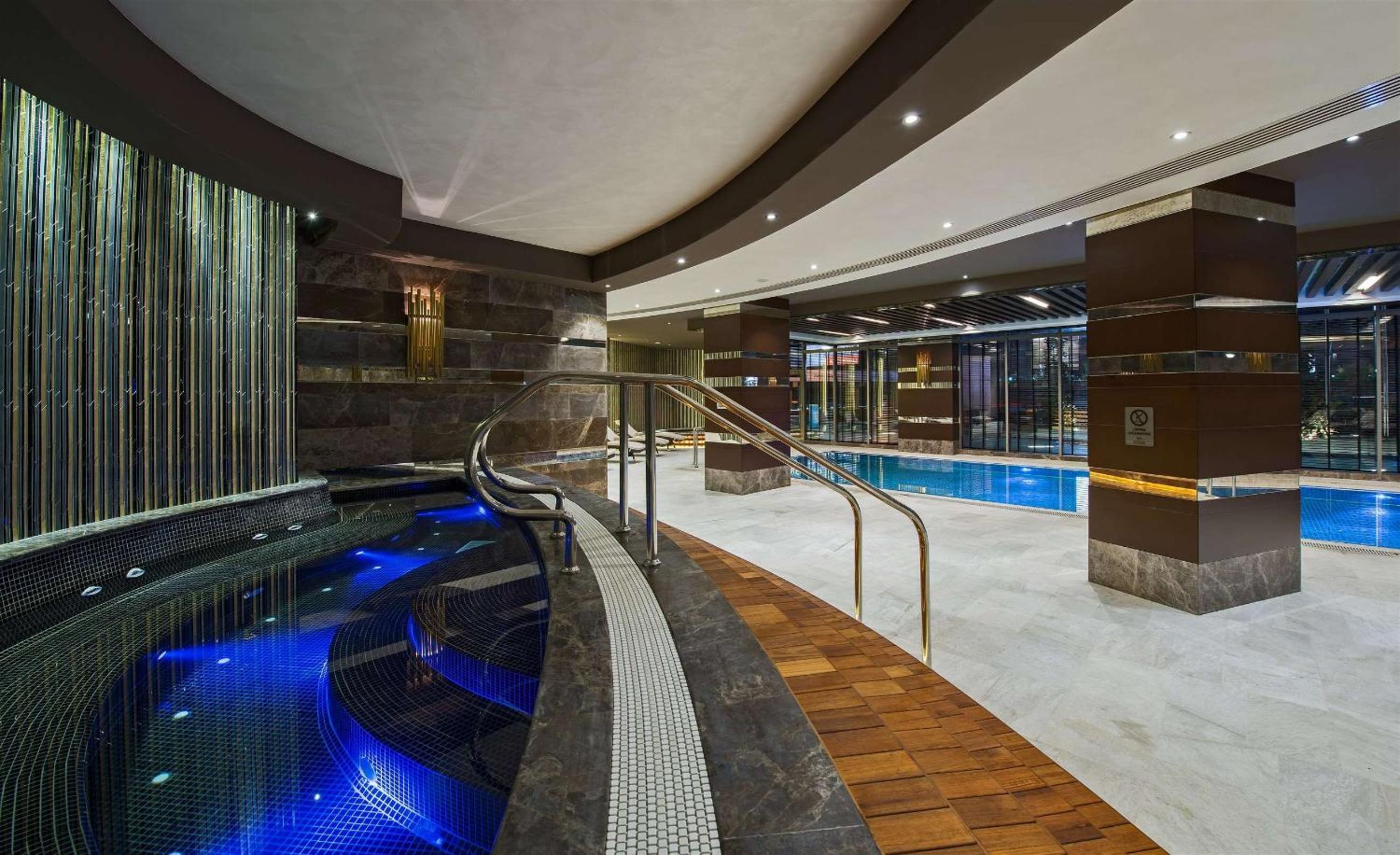 Hilton Istanbul Kozyatagi - Image 14