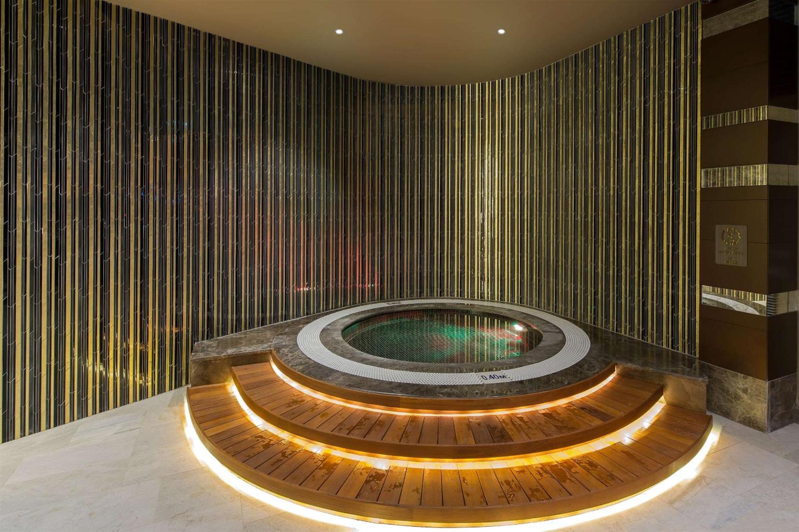 Hilton Istanbul Kozyatagi - Image 17