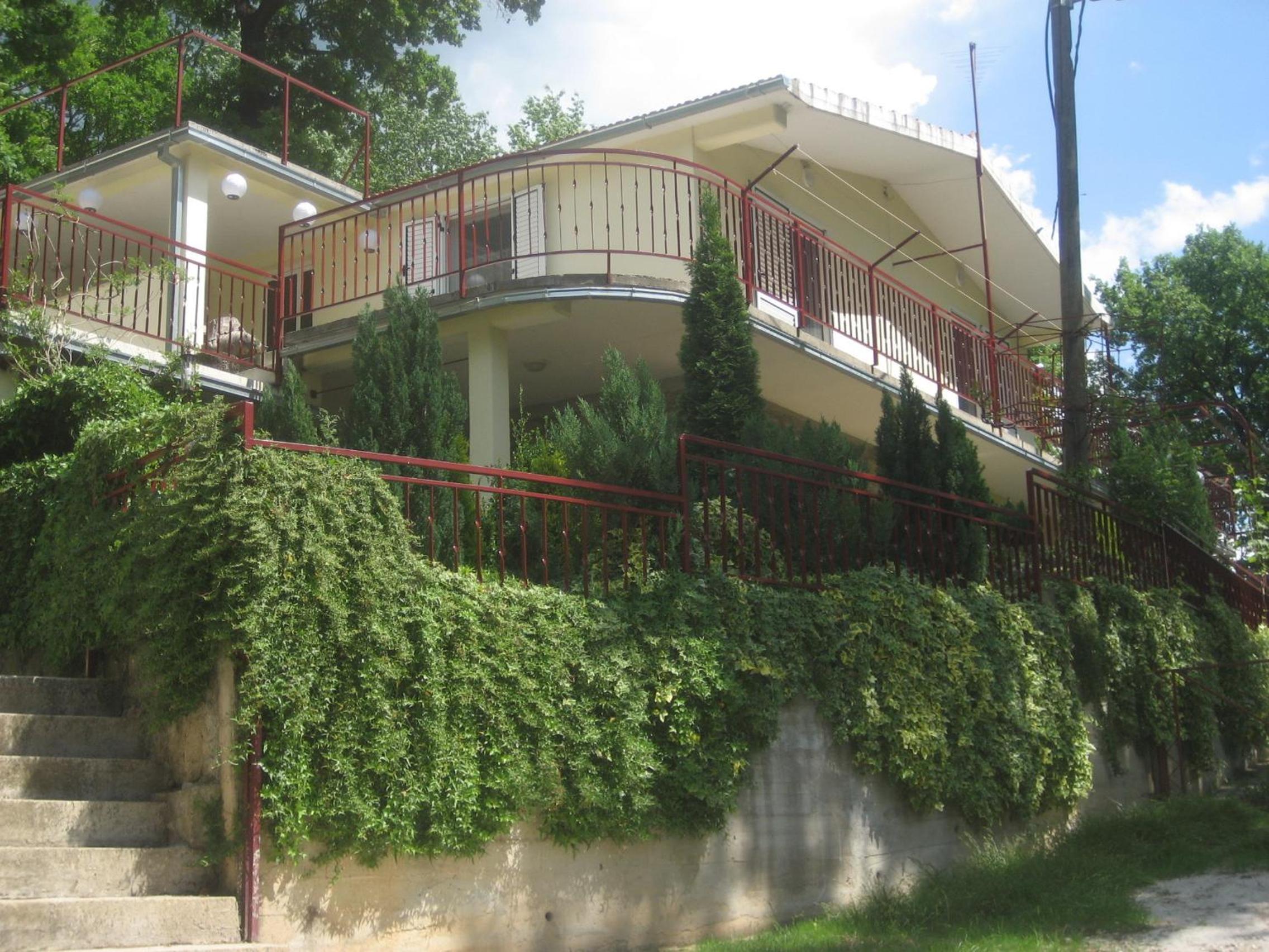 Apartments Cvitini Dvori Garjak view 4