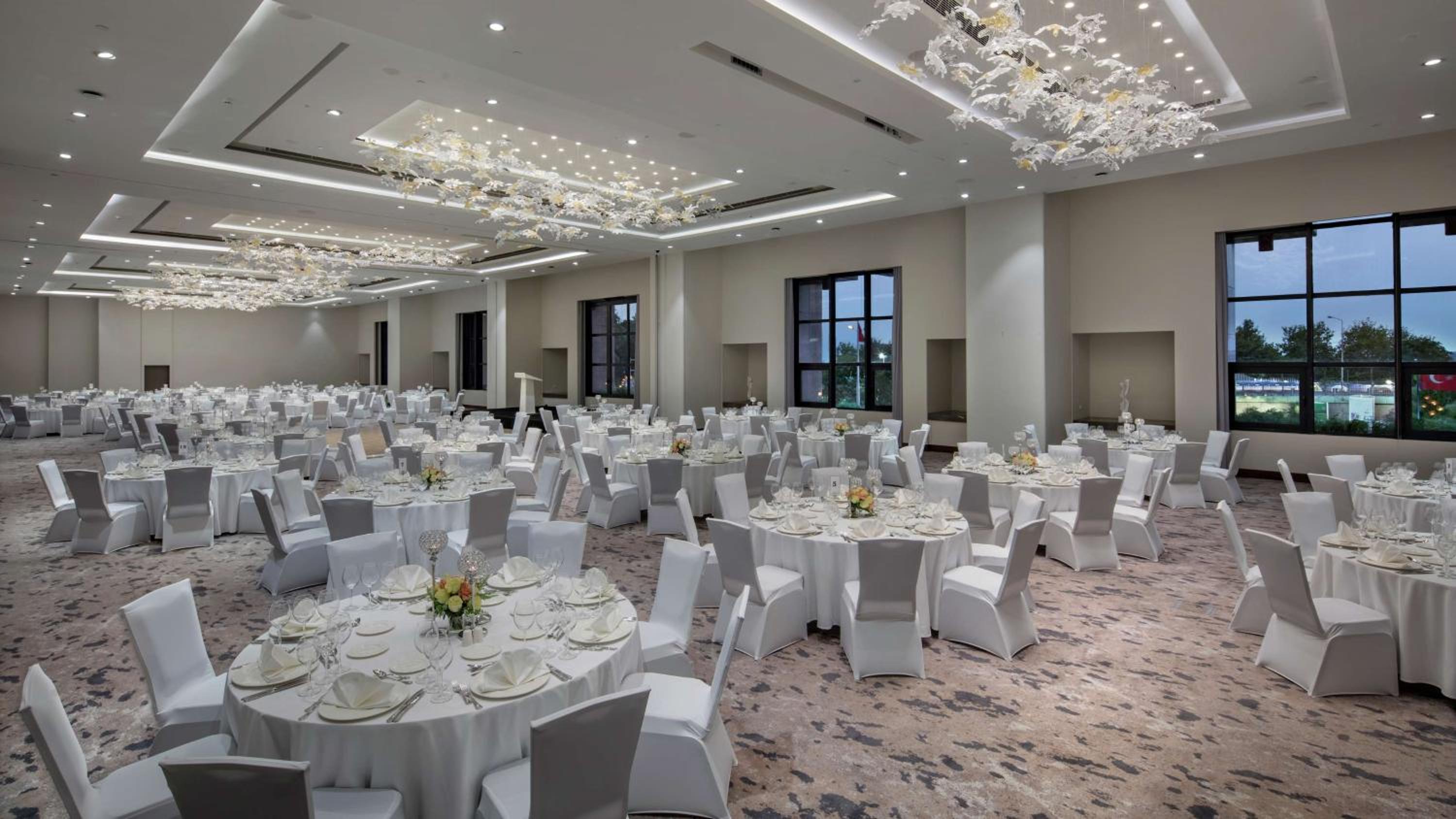 Hilton Istanbul Maslak - Image 18