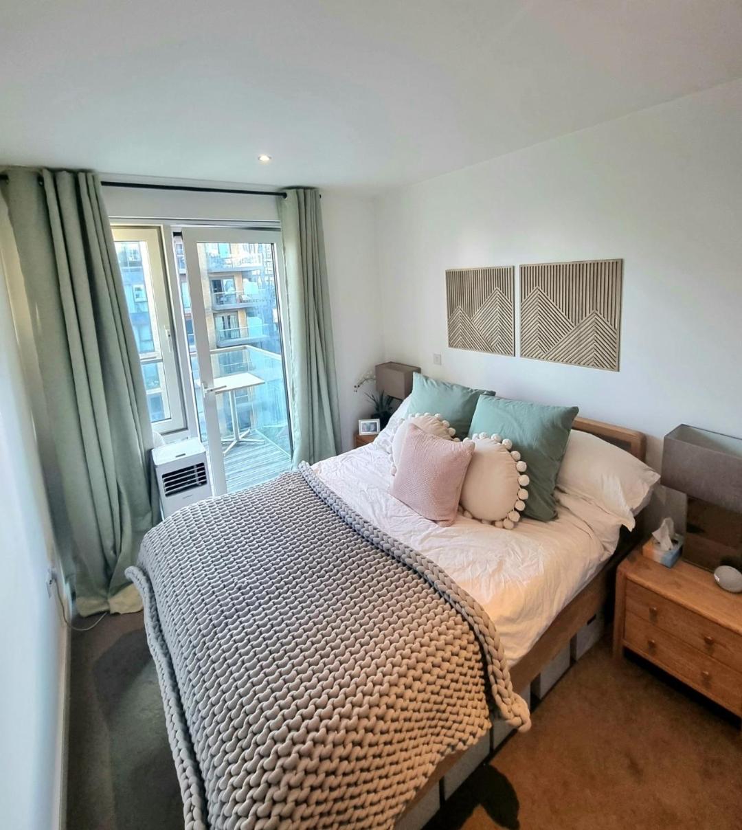 Battersea Reach - Modern 1 bedroom flat