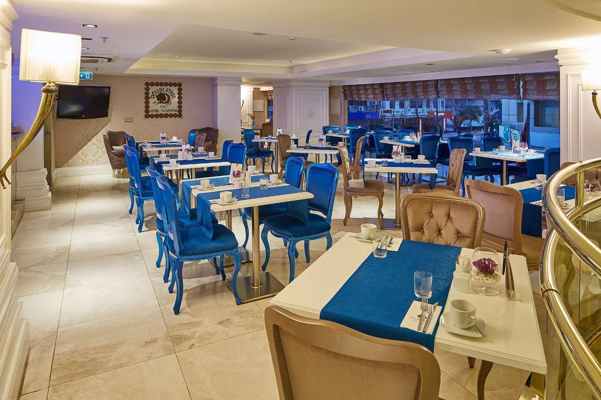 DoubleTree by Hilton Izmir - Alsancak - Image 9