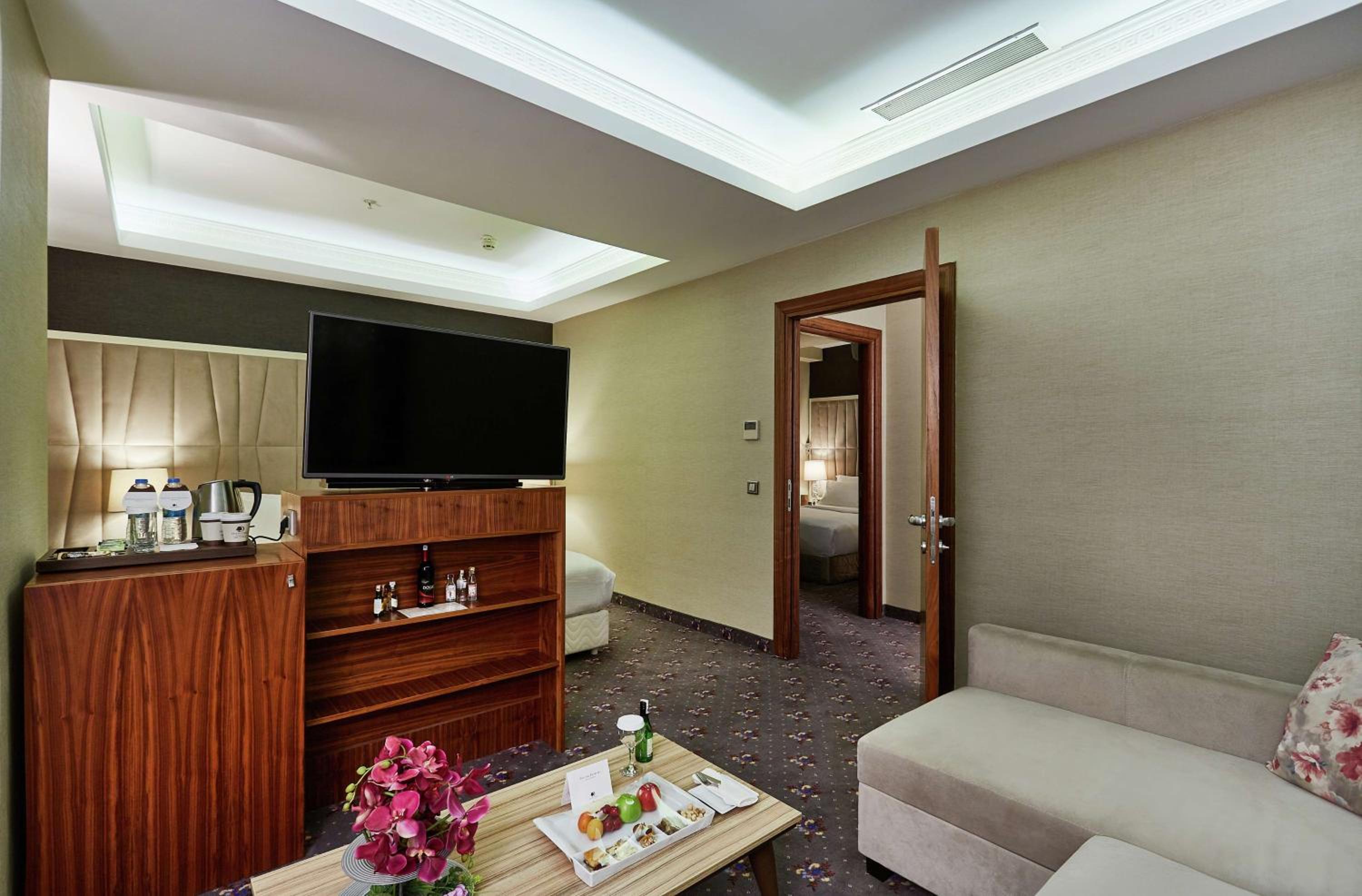 DoubleTree by Hilton Izmir - Alsancak - Image 14