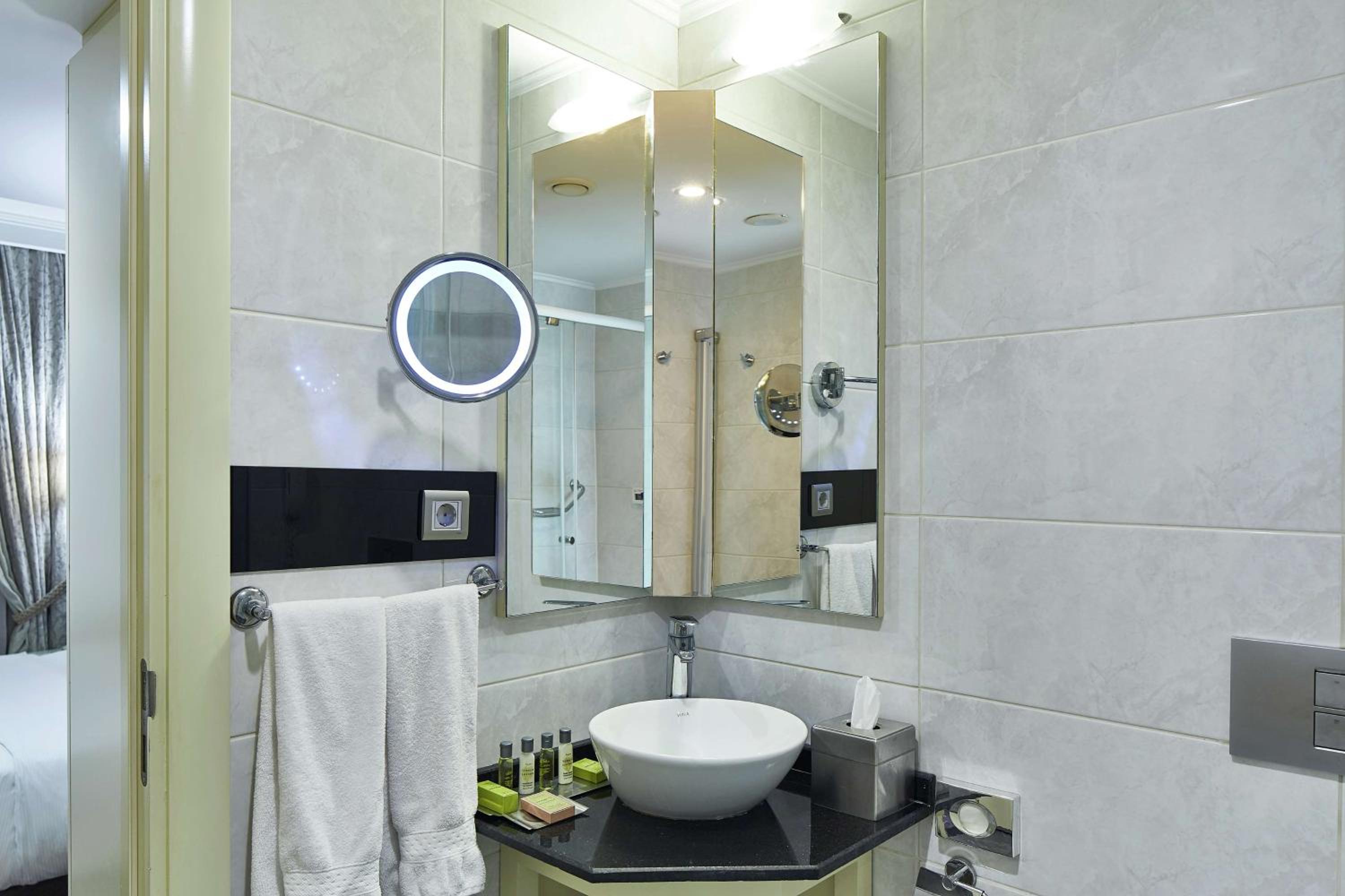 DoubleTree by Hilton Izmir - Alsancak - Image 76