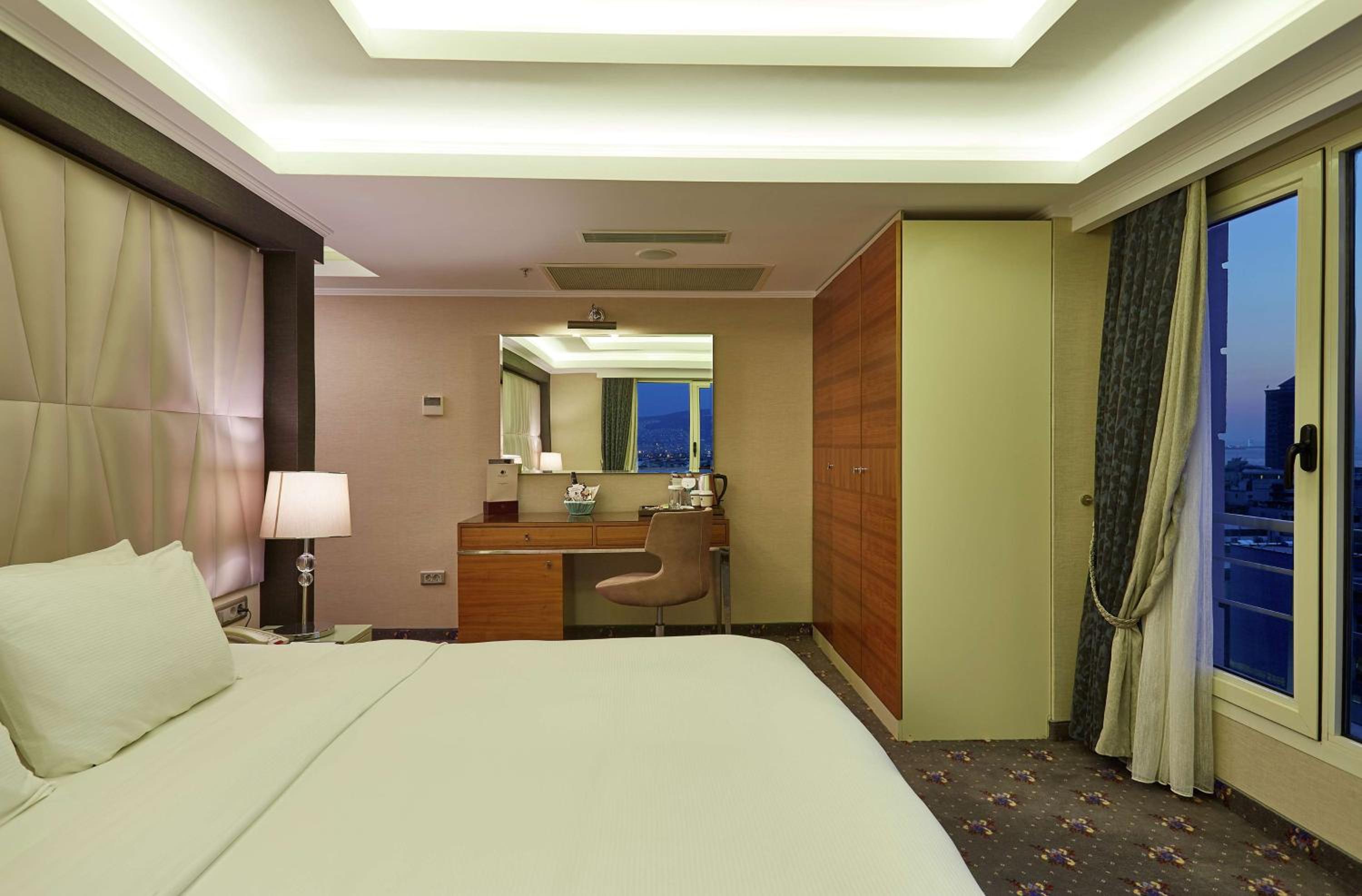 DoubleTree by Hilton Izmir - Alsancak - Image 77