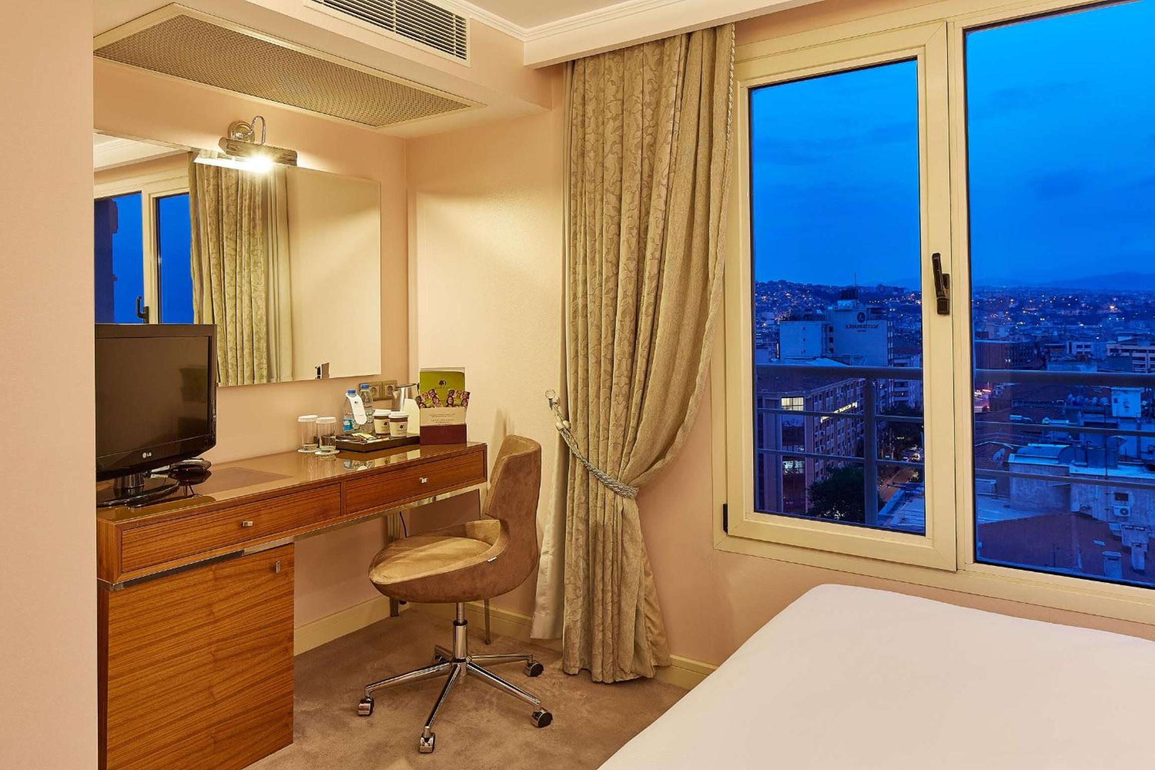 DoubleTree by Hilton Izmir - Alsancak - Image 126