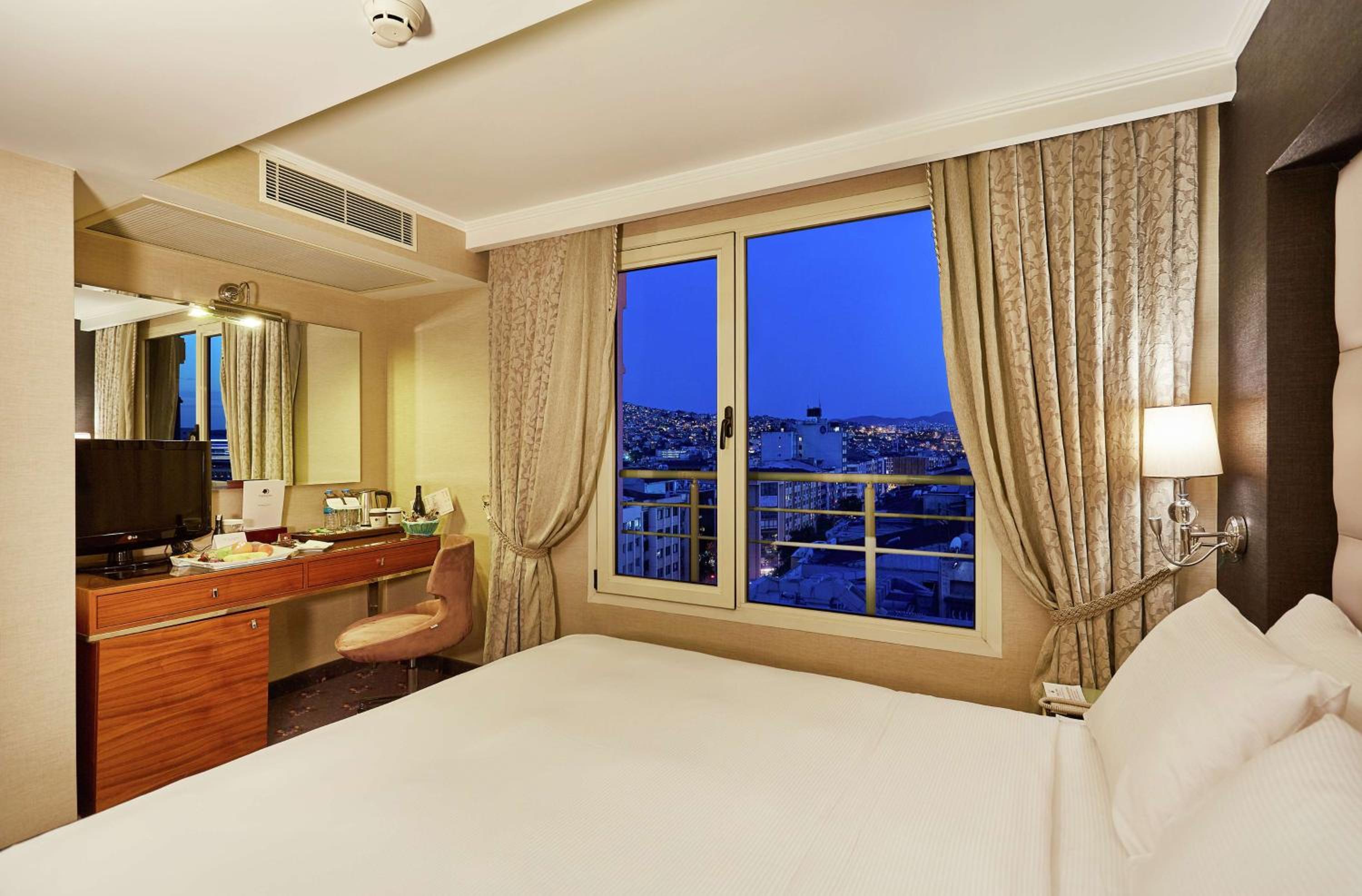 DoubleTree by Hilton Izmir - Alsancak - Image 62