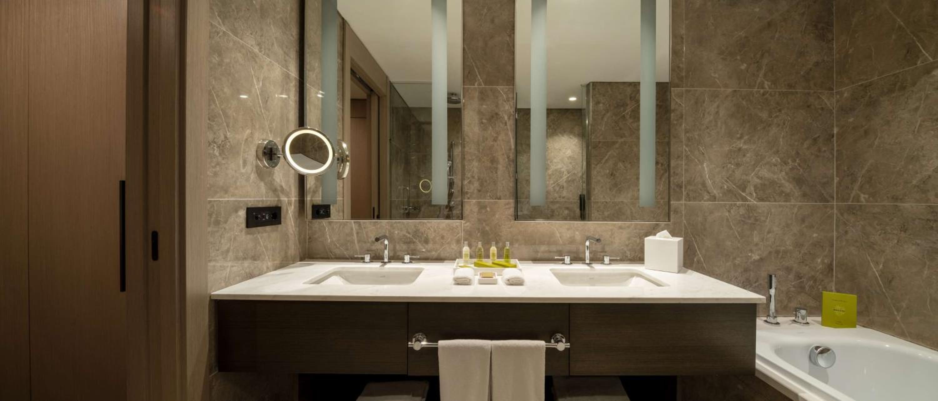 Hilton Mall Of Istanbul - Image 20