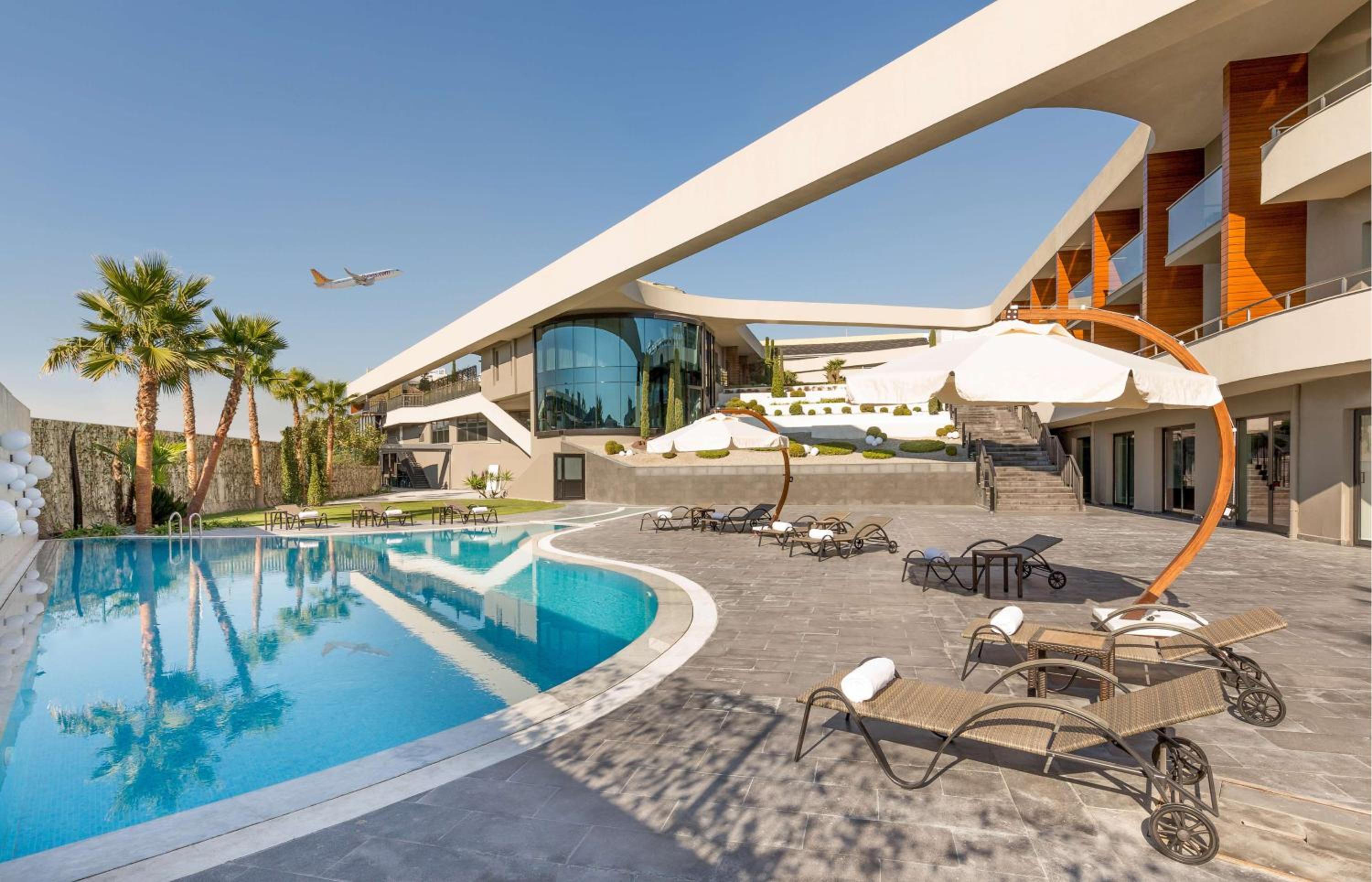 DoubleTree By Hilton Izmir Airport - Image 80