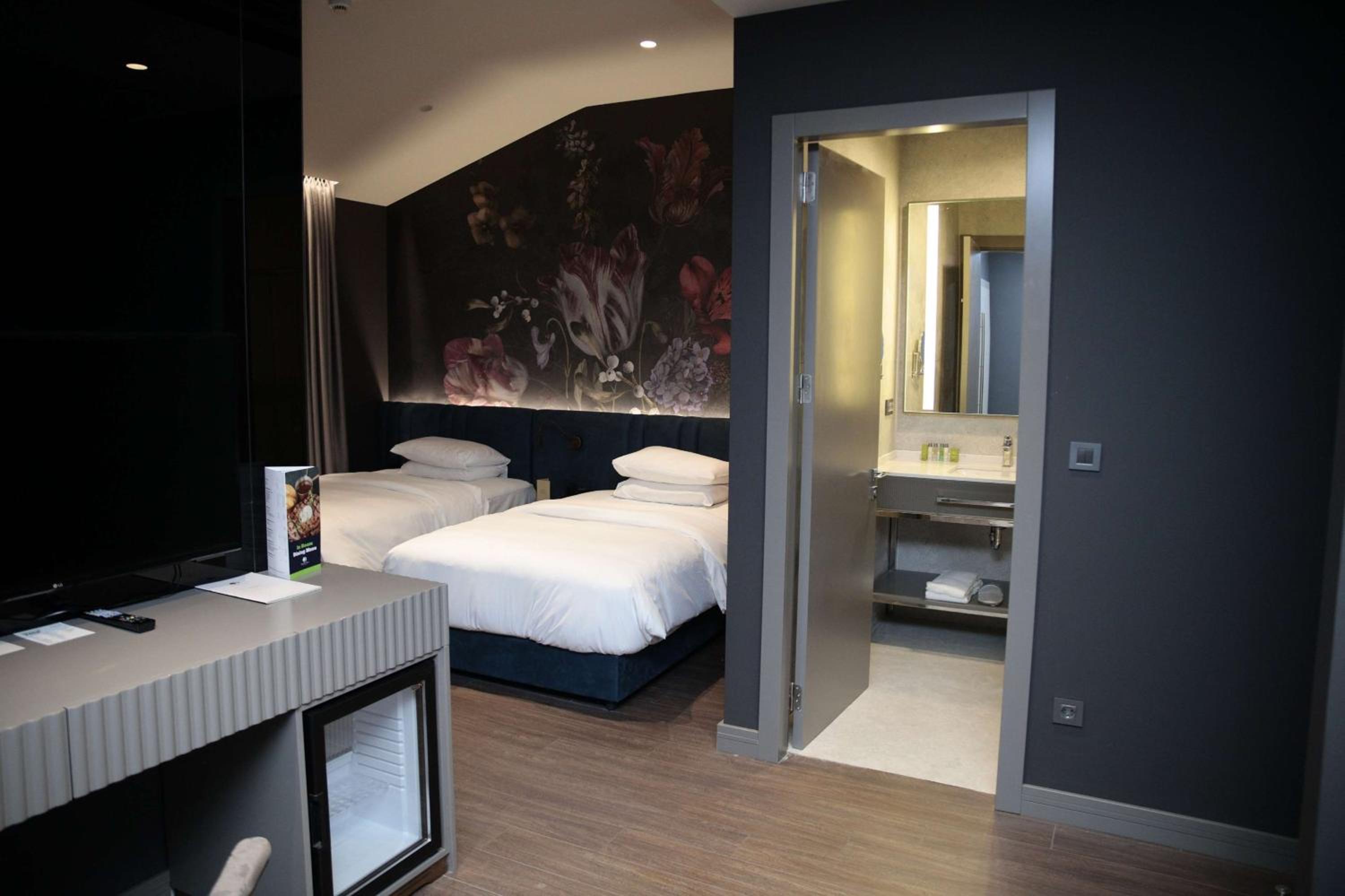 DoubleTree By Hilton Izmir Airport - Image 12