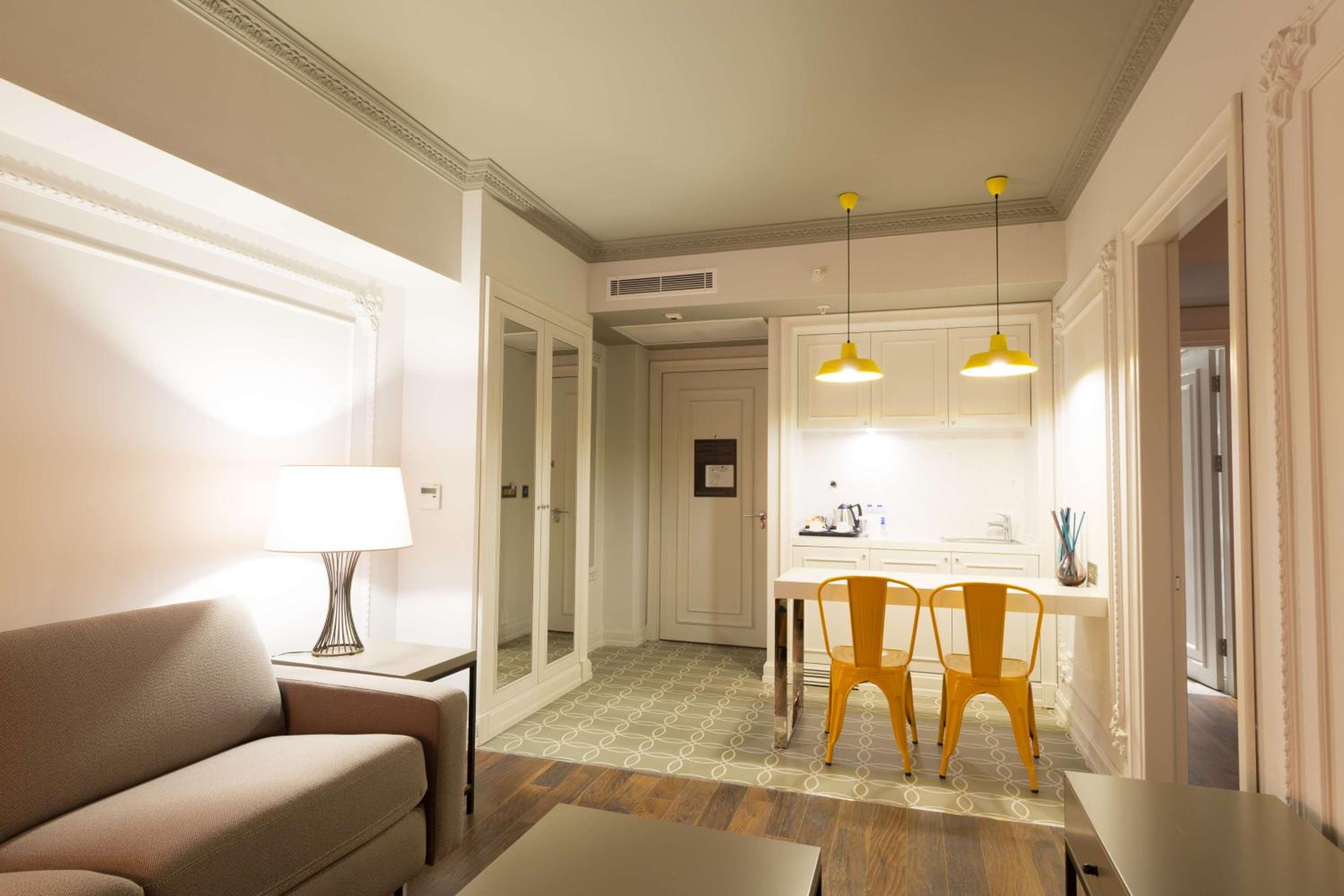 DoubleTree By Hilton Izmir Airport - Image 19