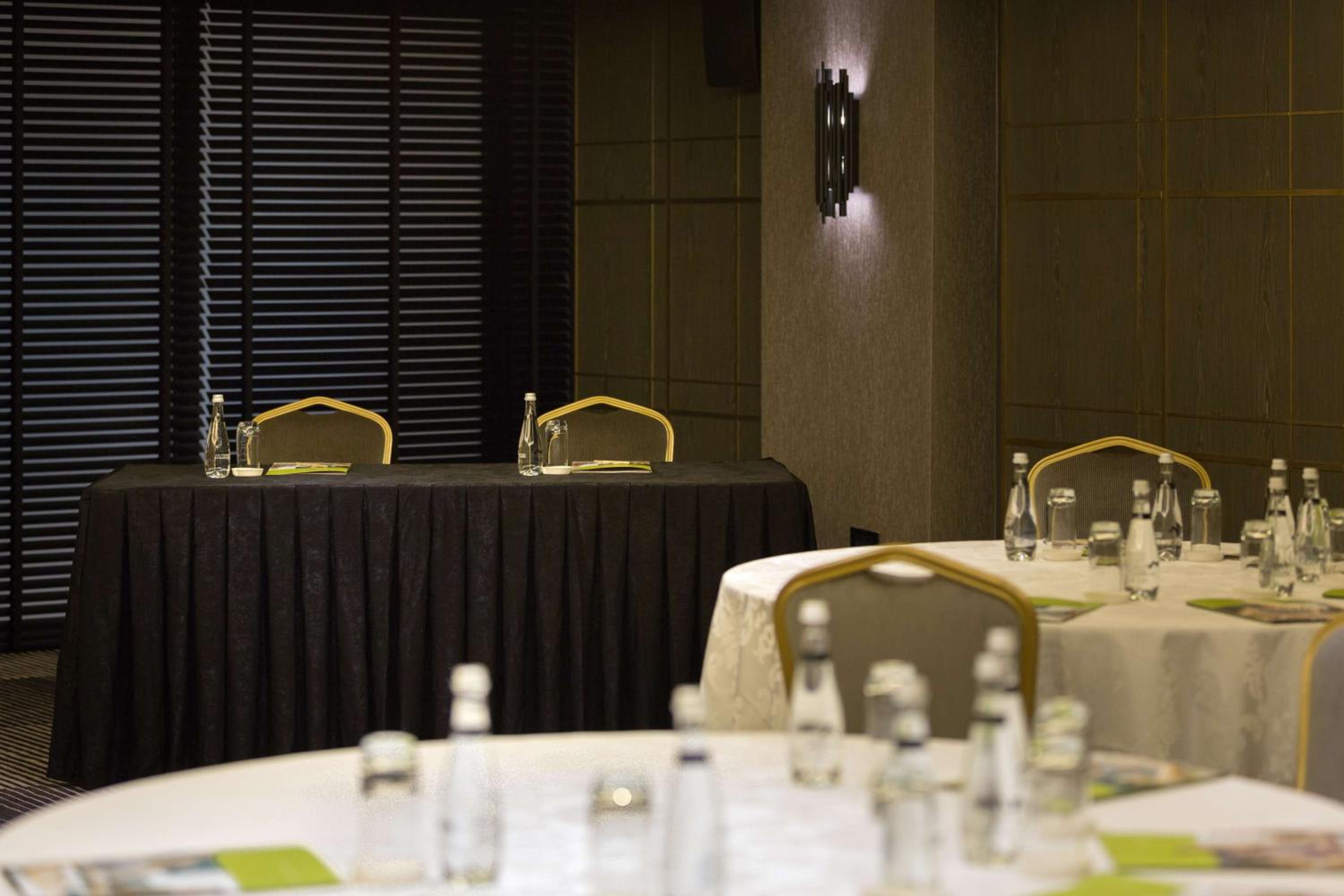 DoubleTree By Hilton Izmir Airport - Image 31