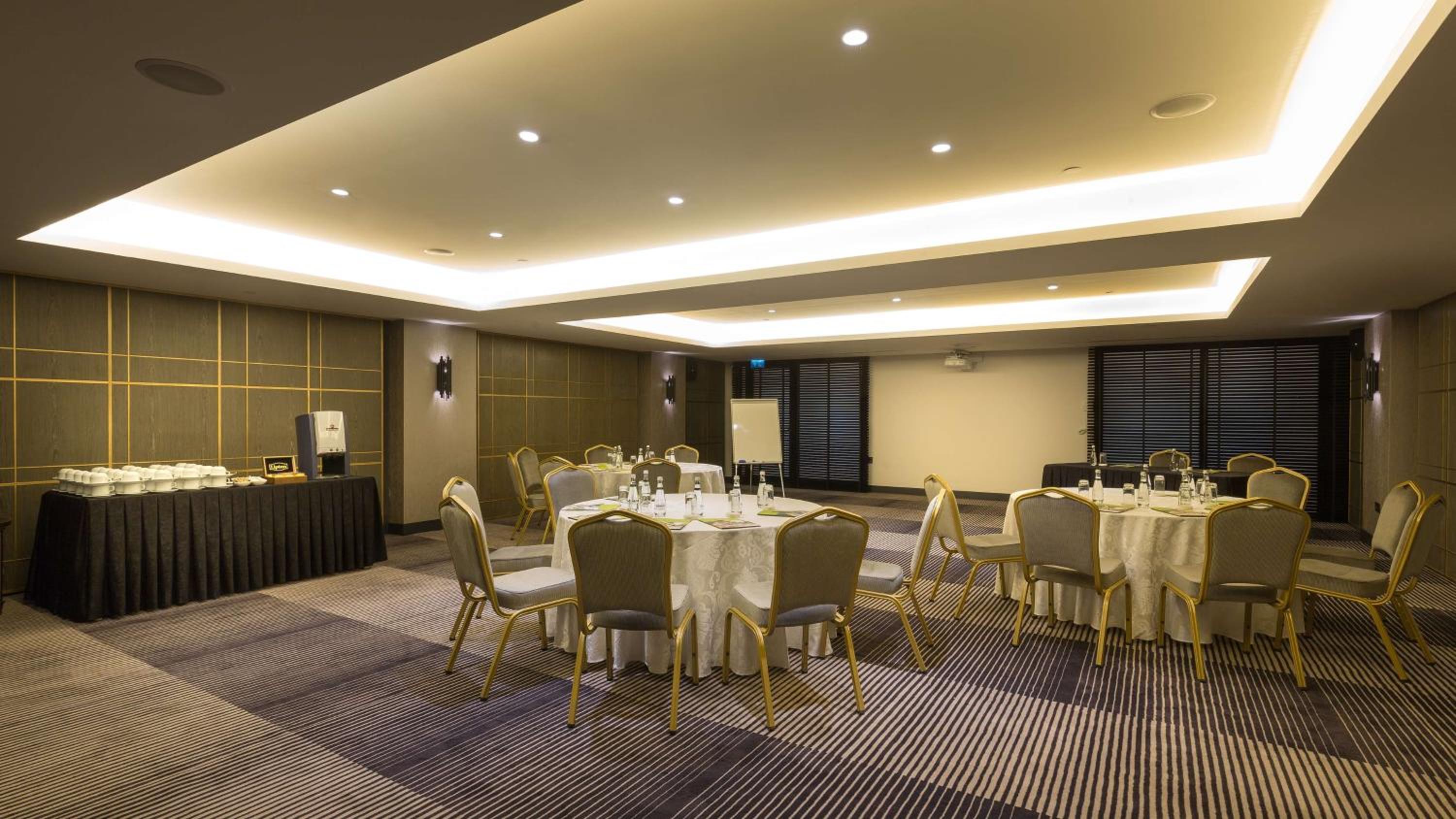 DoubleTree By Hilton Izmir Airport - Image 30