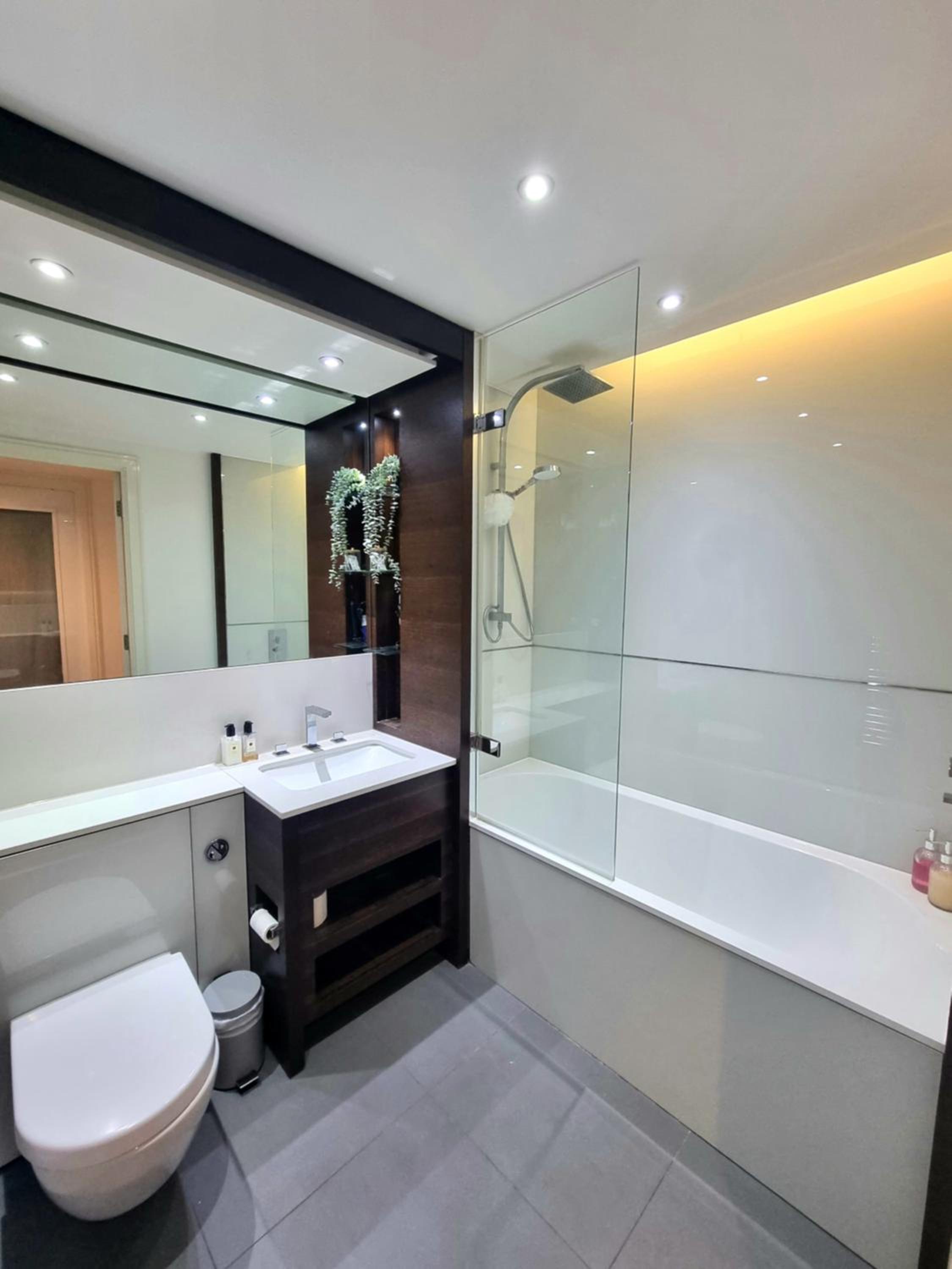 Battersea Reach - Modern 1 bedroom flat
