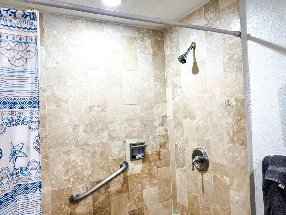 Ocean Front PRINCESA Resort D108-Sandy Beach-Ground Floor-HUGE view 4