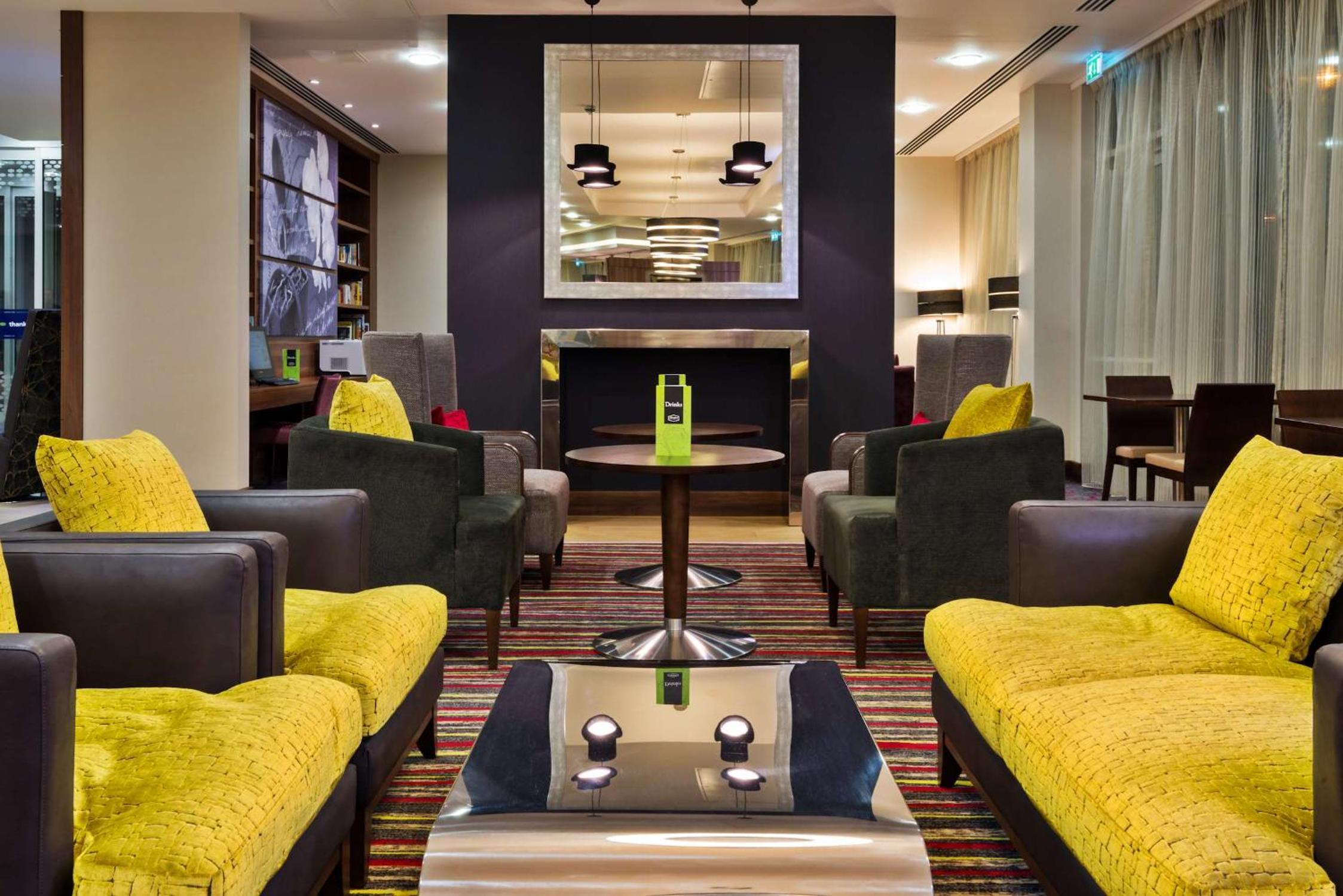 Luton Vacations - Hampton by Hilton Luton Airport - Property Image 1