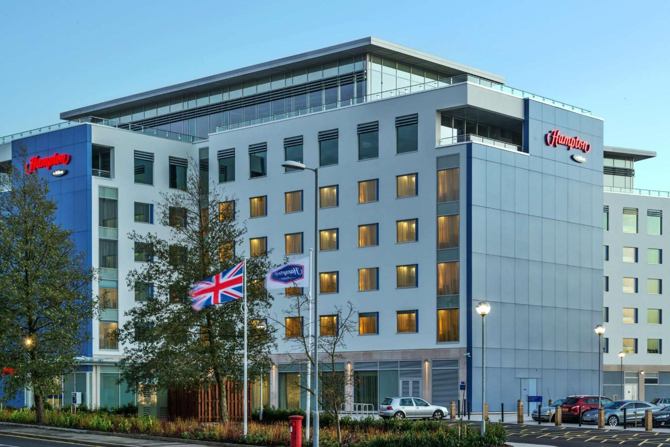 Luton Vacations - Hampton by Hilton Luton Airport - Property Image 5