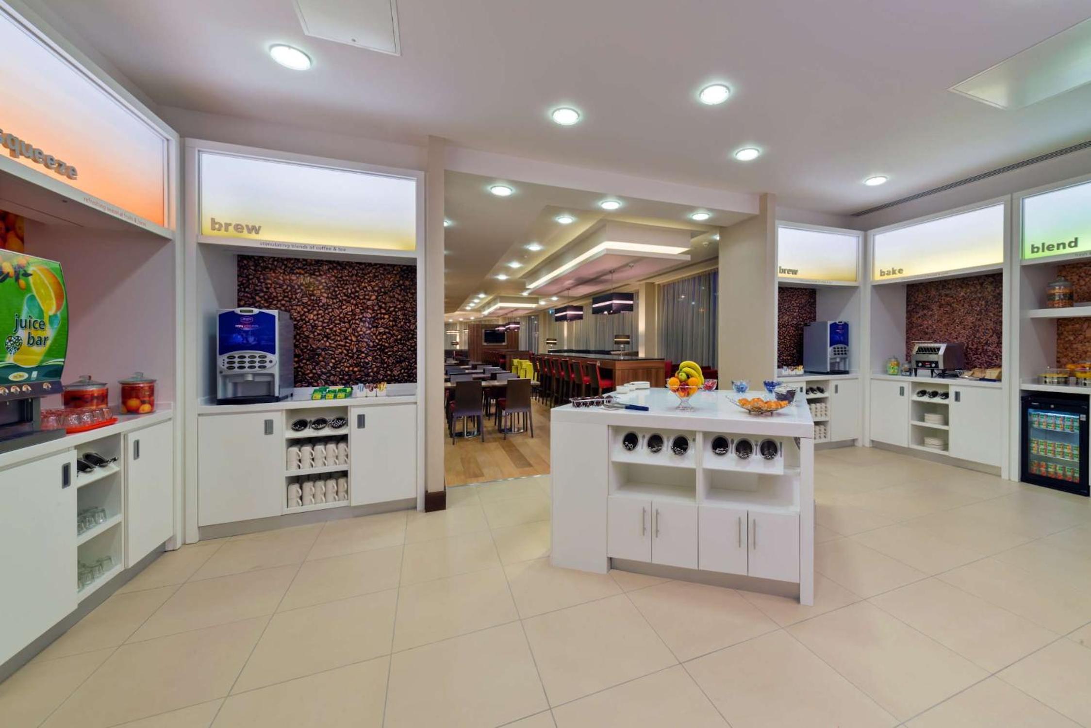 Luton Vacations - Hampton by Hilton Luton Airport - Property Image 10