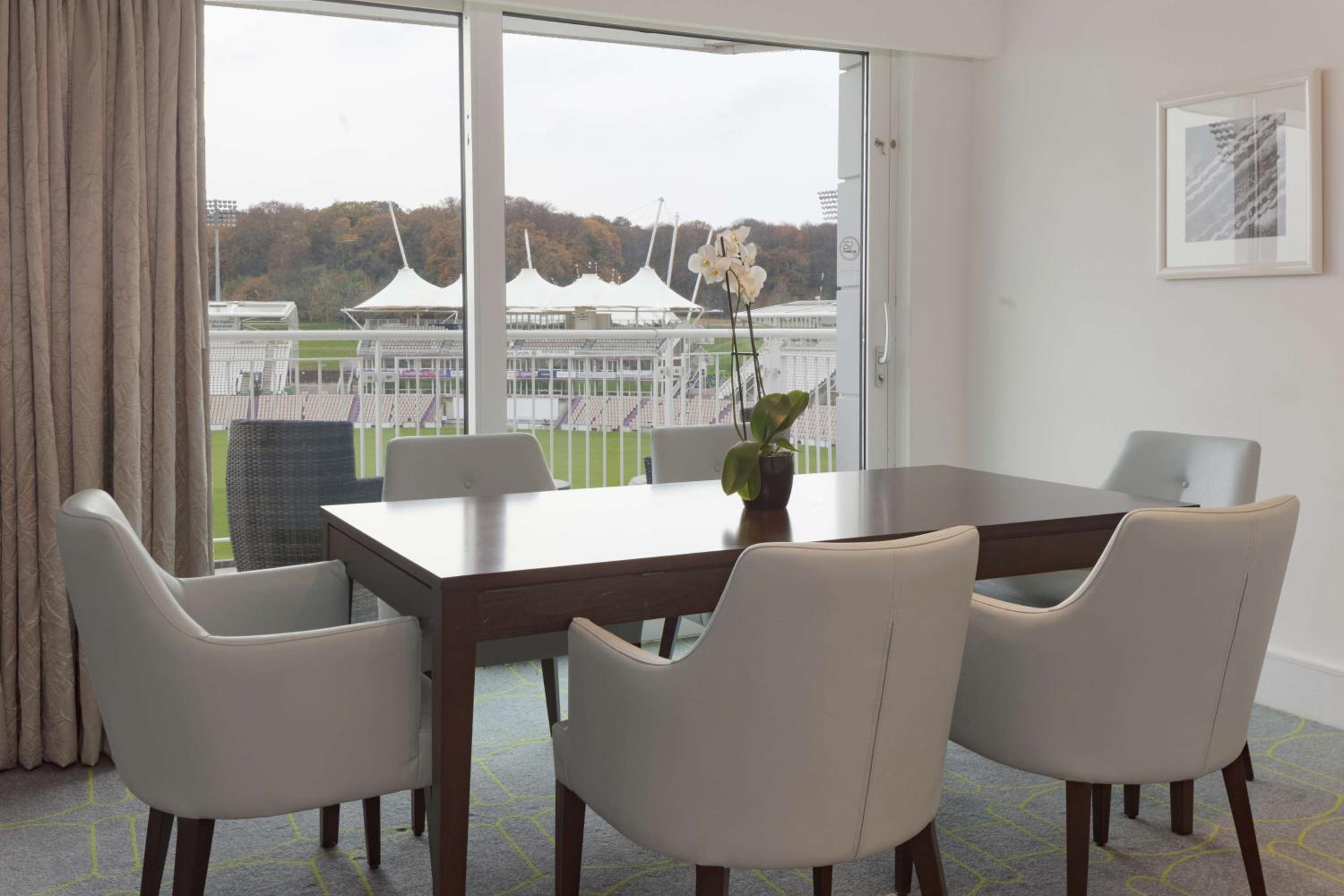Hilton Southampton - Utilita Bowl