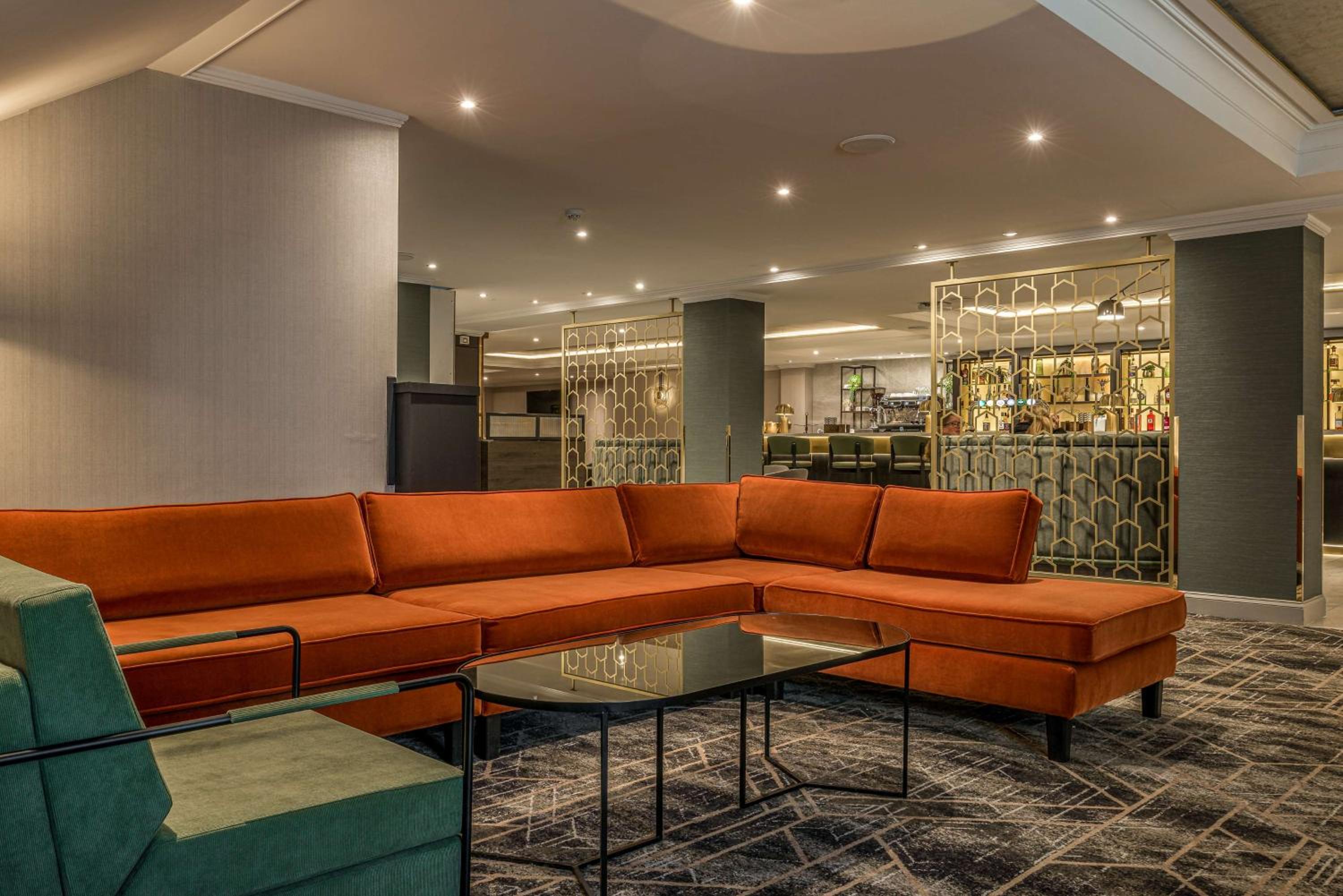 Watford Vacations - Hilton London Watford - Property Image 2
