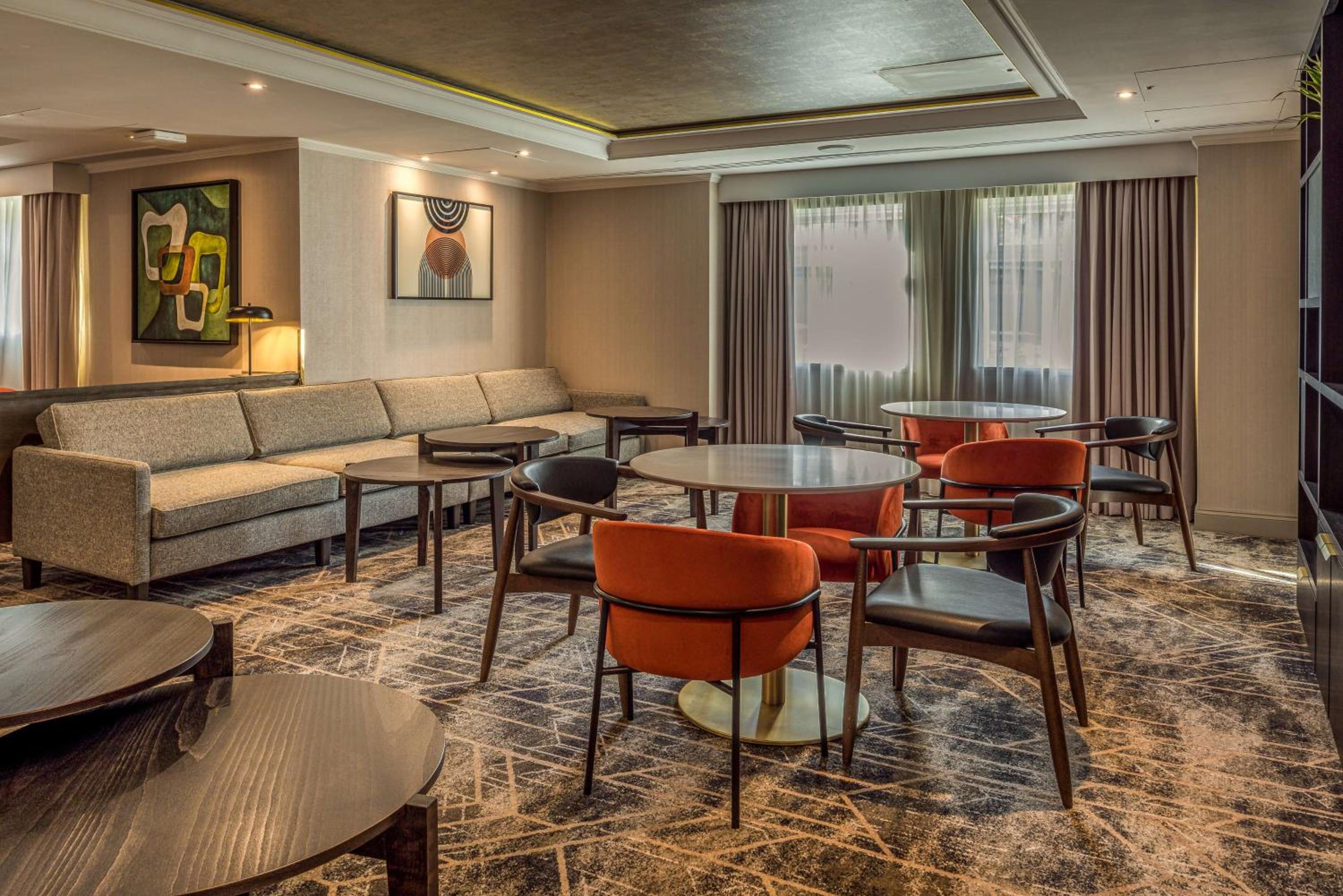 Watford Vacations - Hilton London Watford - Property Image 3