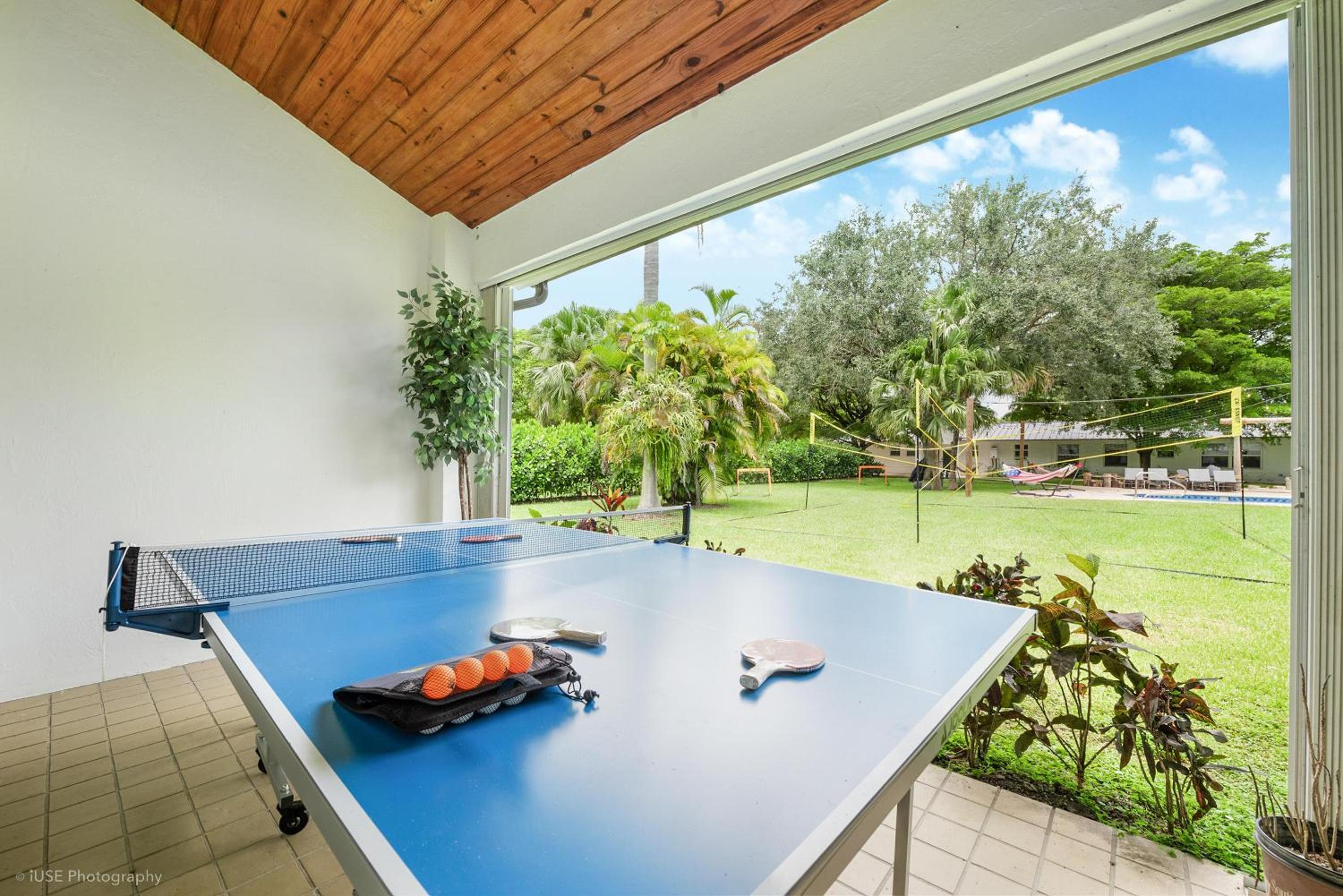 Luxe Retreat with Private Beach & Pool Paradise L53