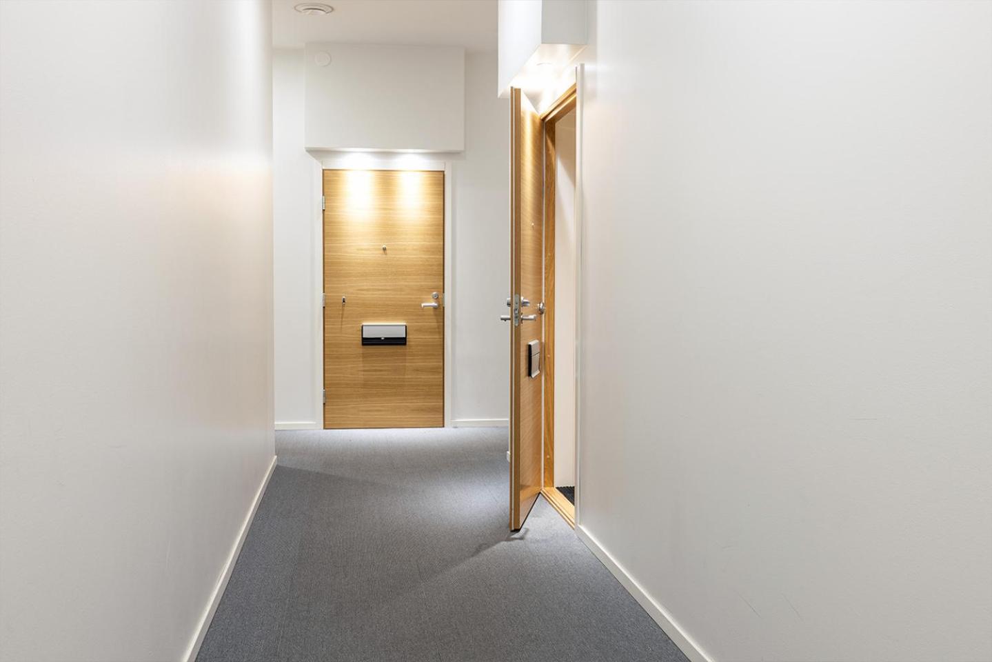 Seaside Deluxe Loft - Beach, Free Parking & 10 min to Metro