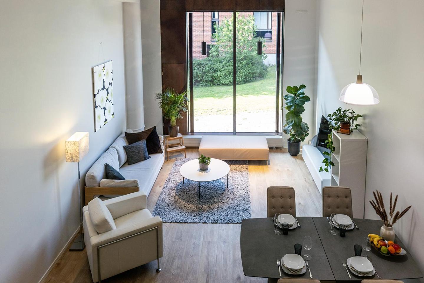 Seaside Deluxe Loft - Beach, Free Parking & 10 min to Metro