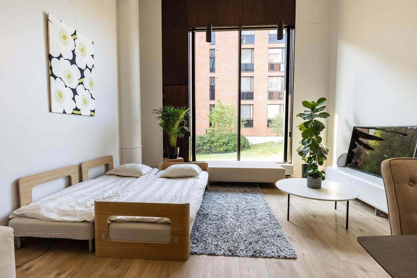 Seaside Deluxe Loft - Beach, Free Parking & 10 min to Metro