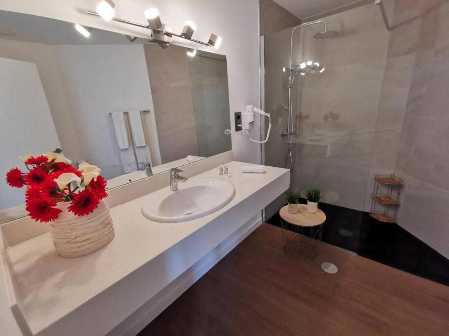 Chalé Esmeralda - Charming Studios in Calheta Beach