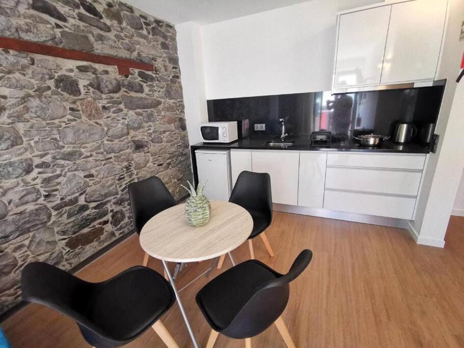 Chalé Esmeralda - Charming Studios in Calheta Beach