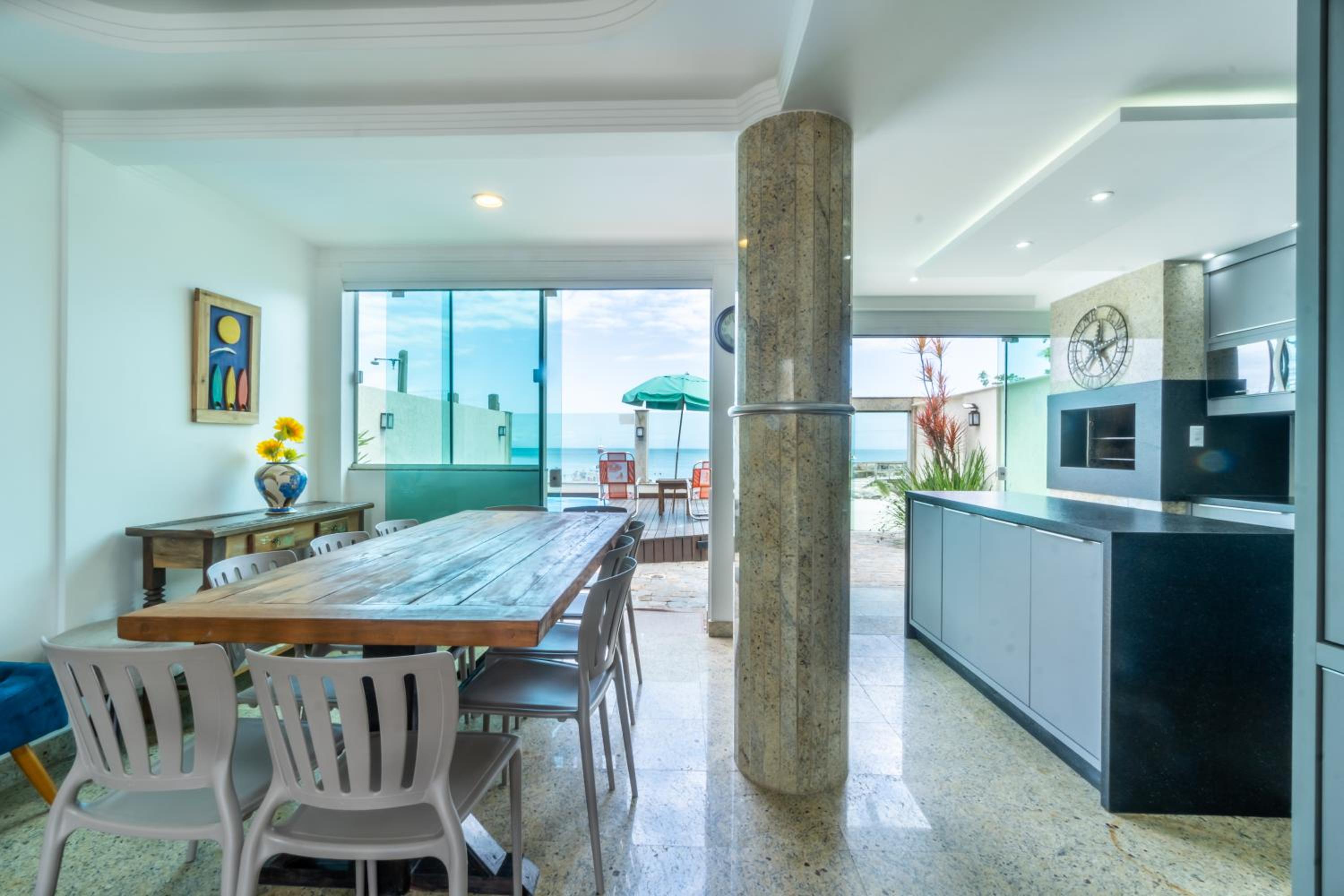 Triplex pé na areia